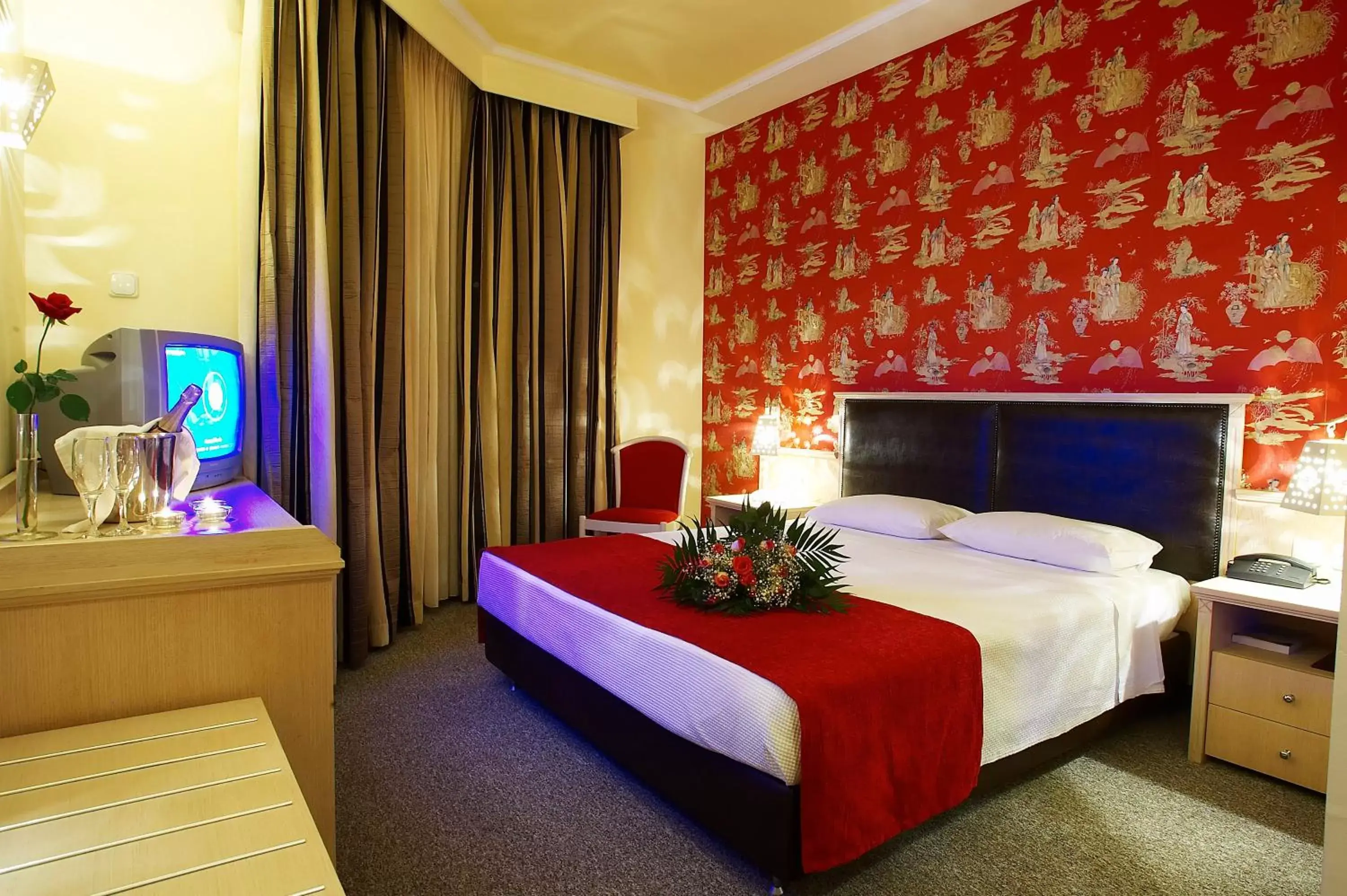 Photo of the whole room, Bed in Iris Hotel