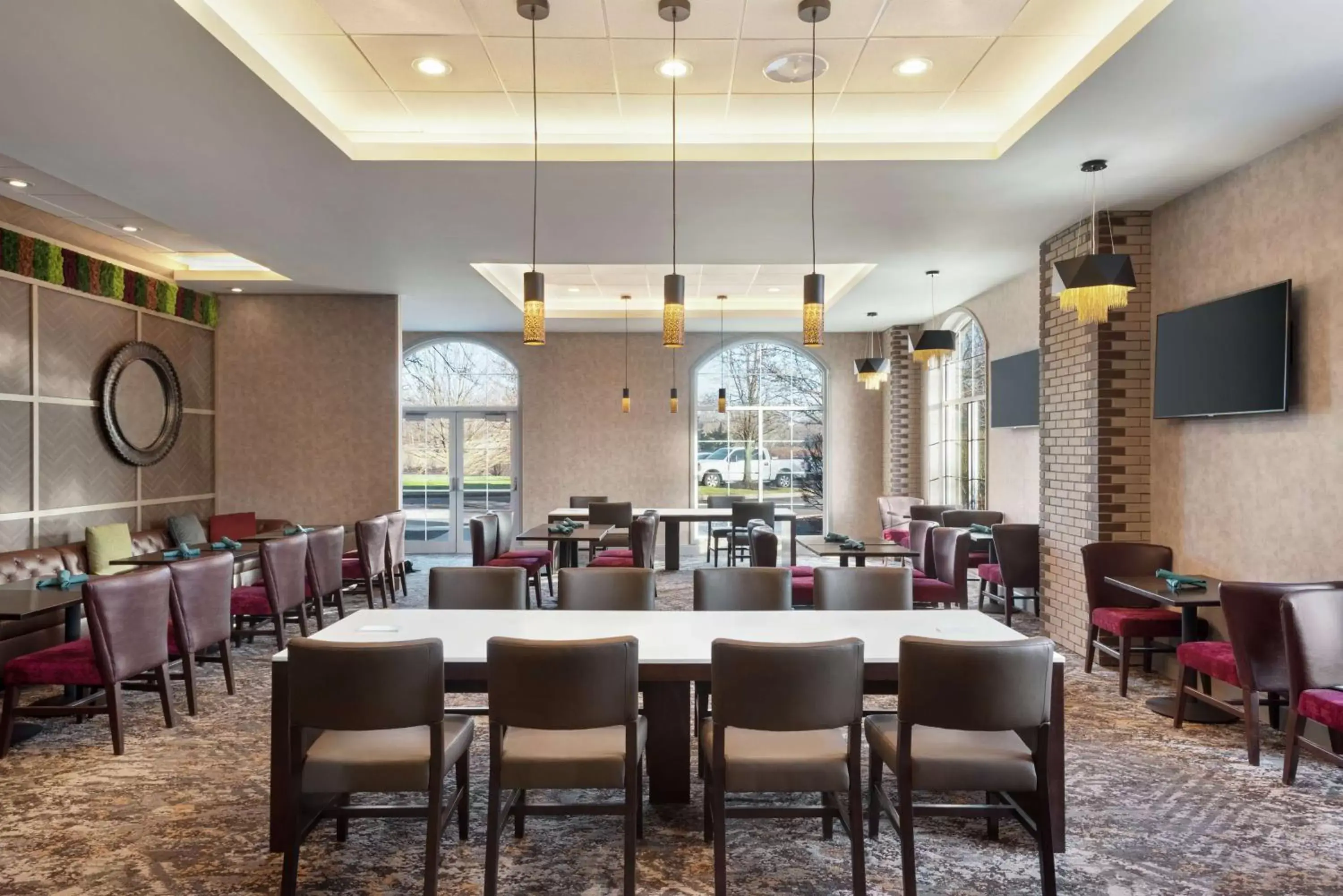 Restaurant/Places to Eat in Embassy Suites by Hilton Cleveland Rockside