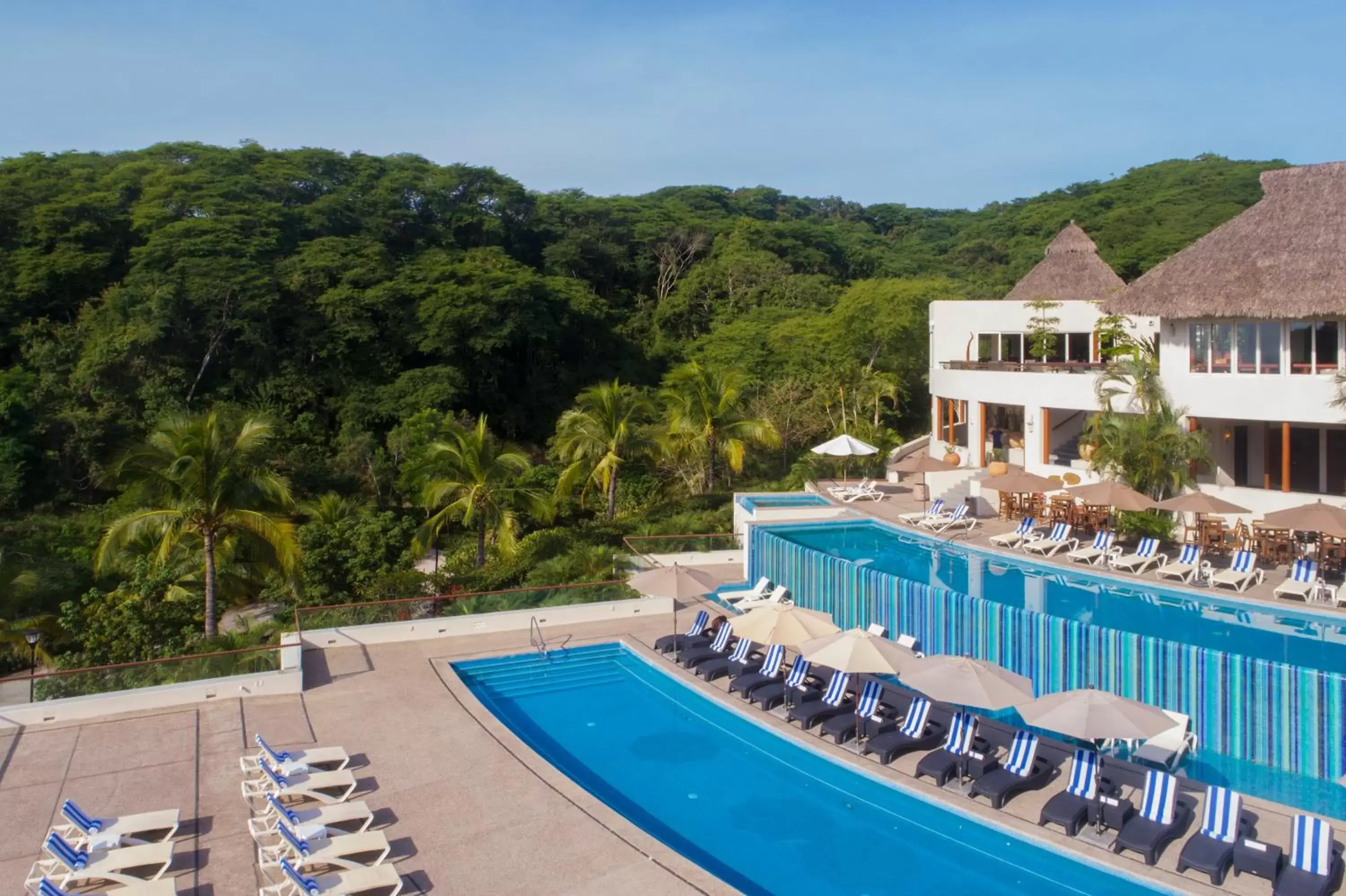 Pool view in Grand Matlali Suites & Villas Riviera Nayarit Pool view in Grand Matlali Suites & Villas Riviera Nayarit