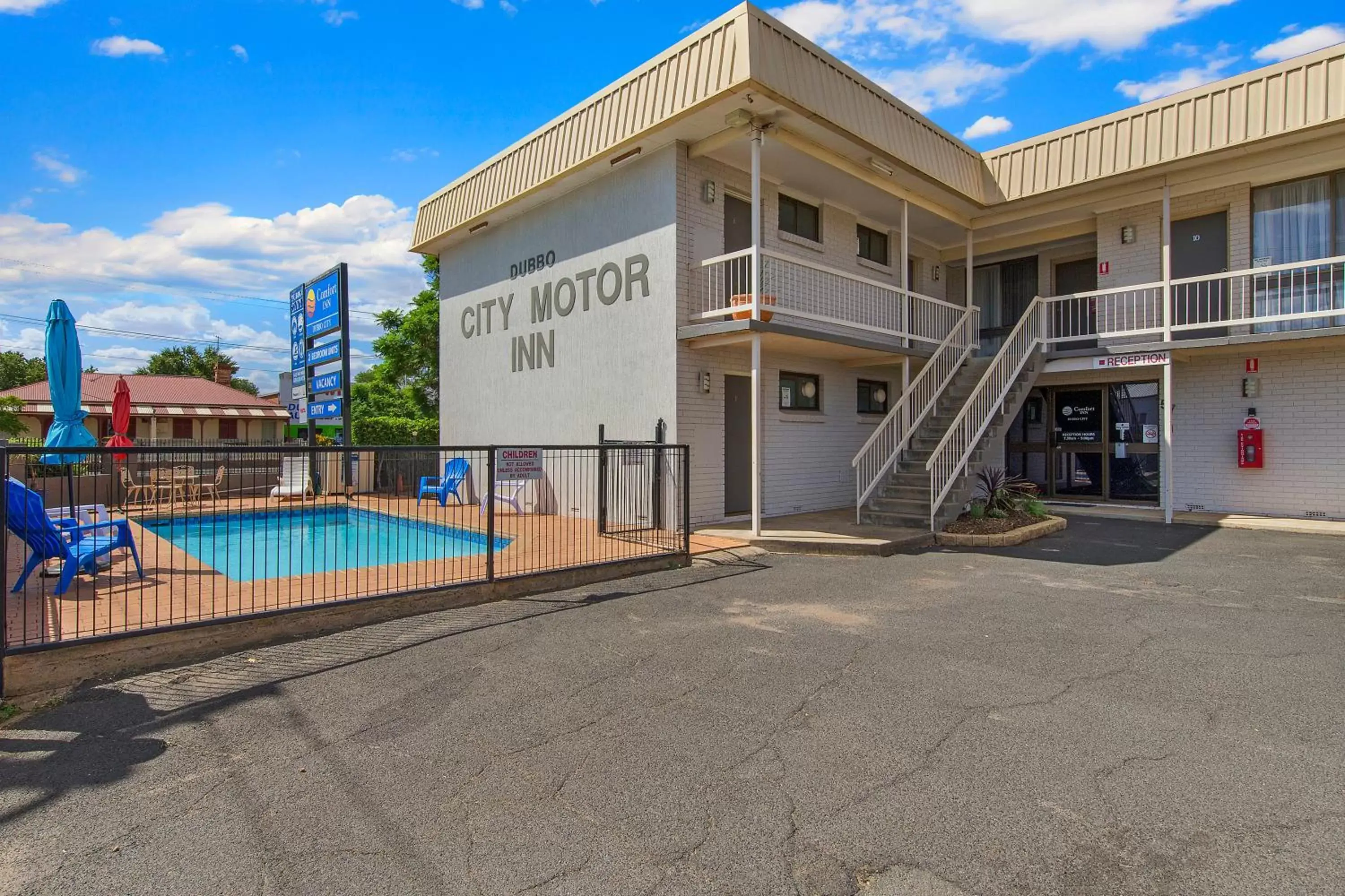 Facade/entrance, Property Building in Comfort Inn Dubbo City