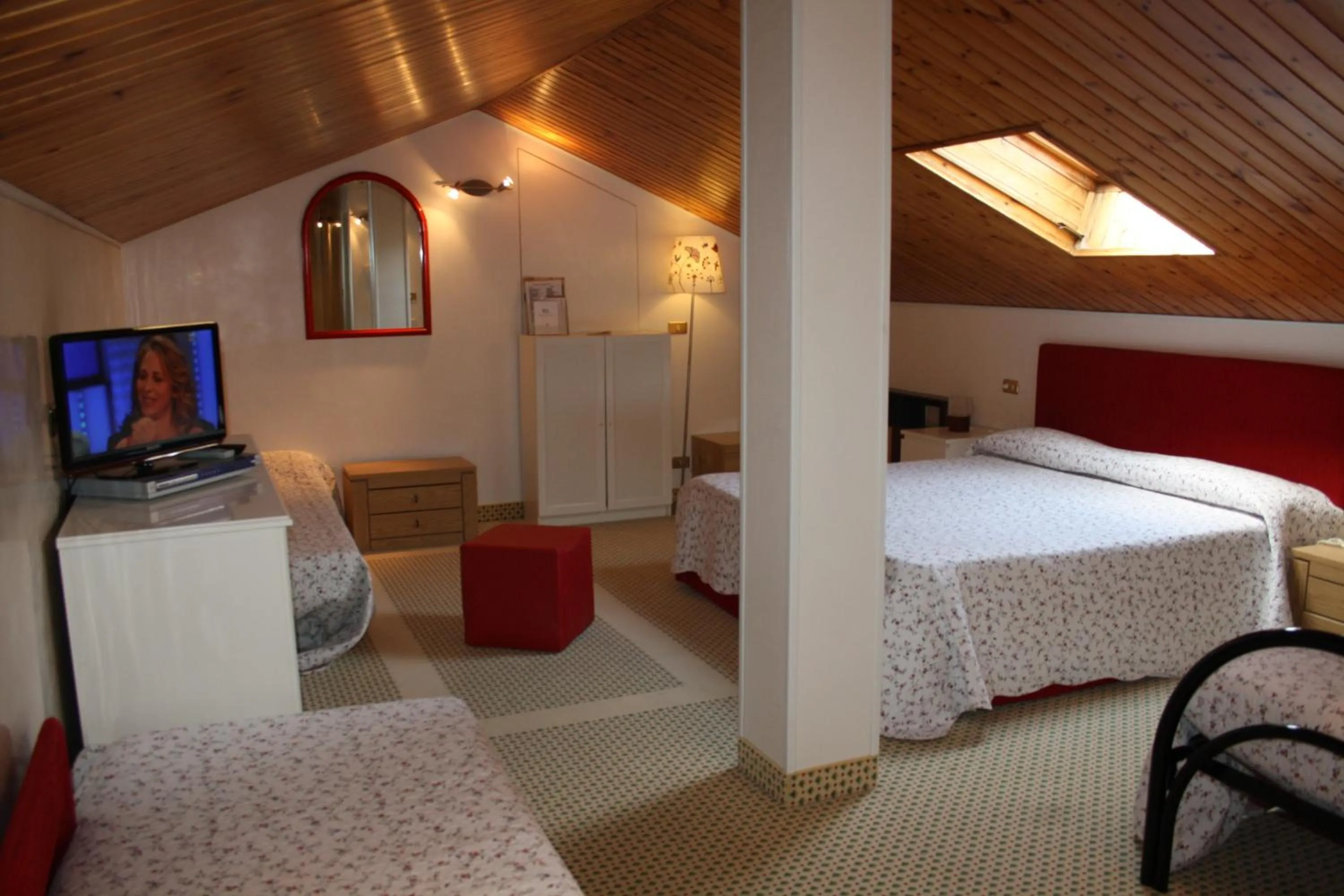 TV and multimedia, Bed in Relais Leon d'Oro