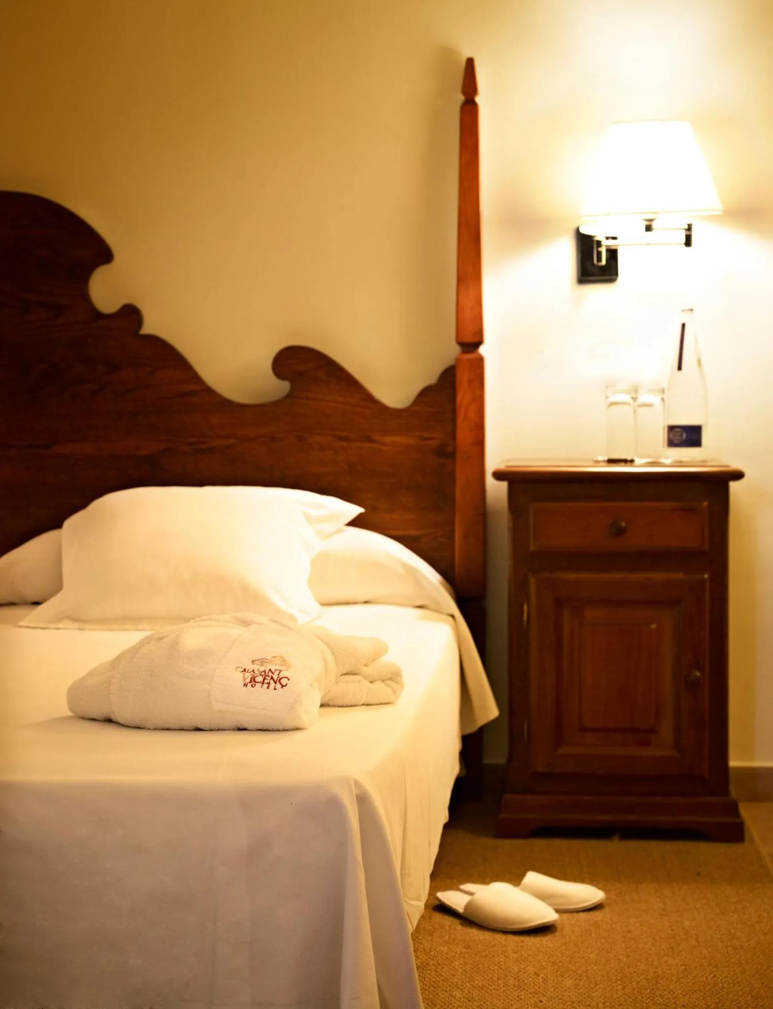 Bed in Hotel Cala Sant Vicenç - Adults Only