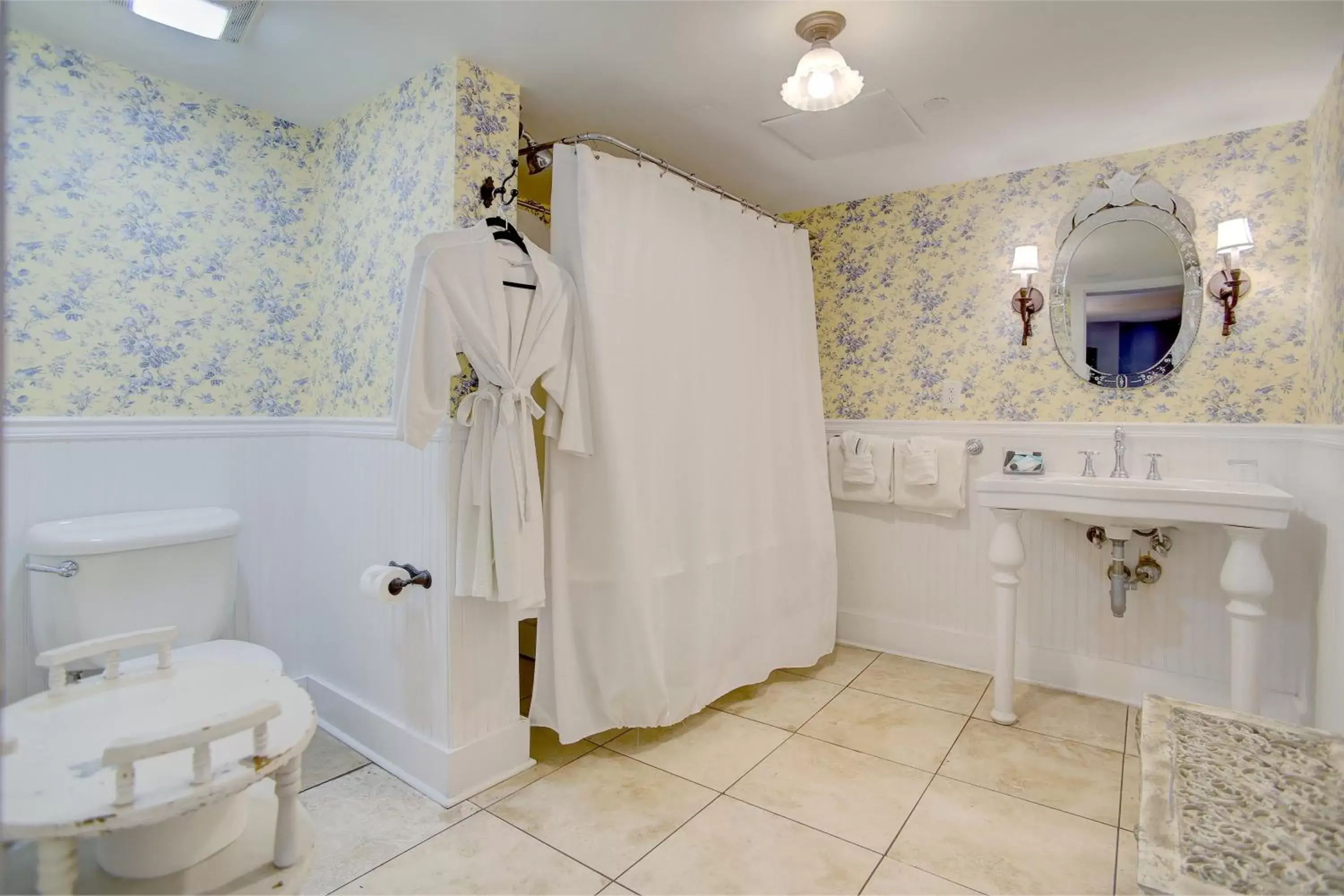 Bathroom in Forsyth Park Inn