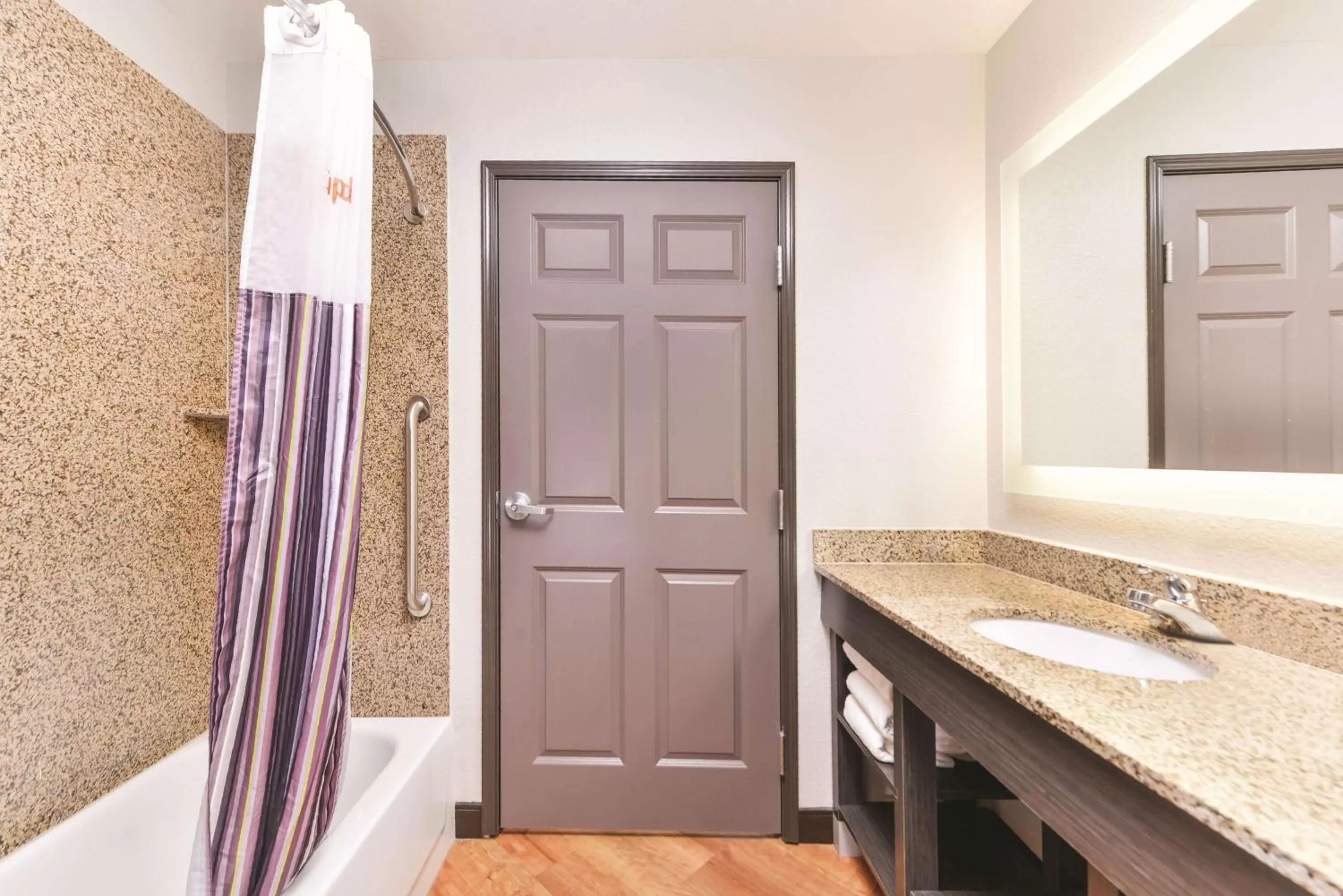 Photo of the whole room in La Quinta by Wyndham Abilene Mall