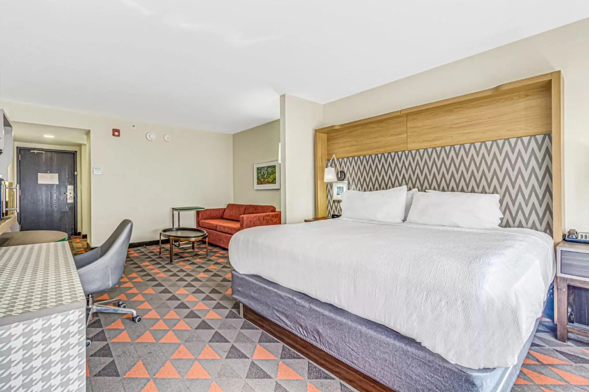 Photo of the whole room, Bed in Holiday Inn Spartanburg Northwest