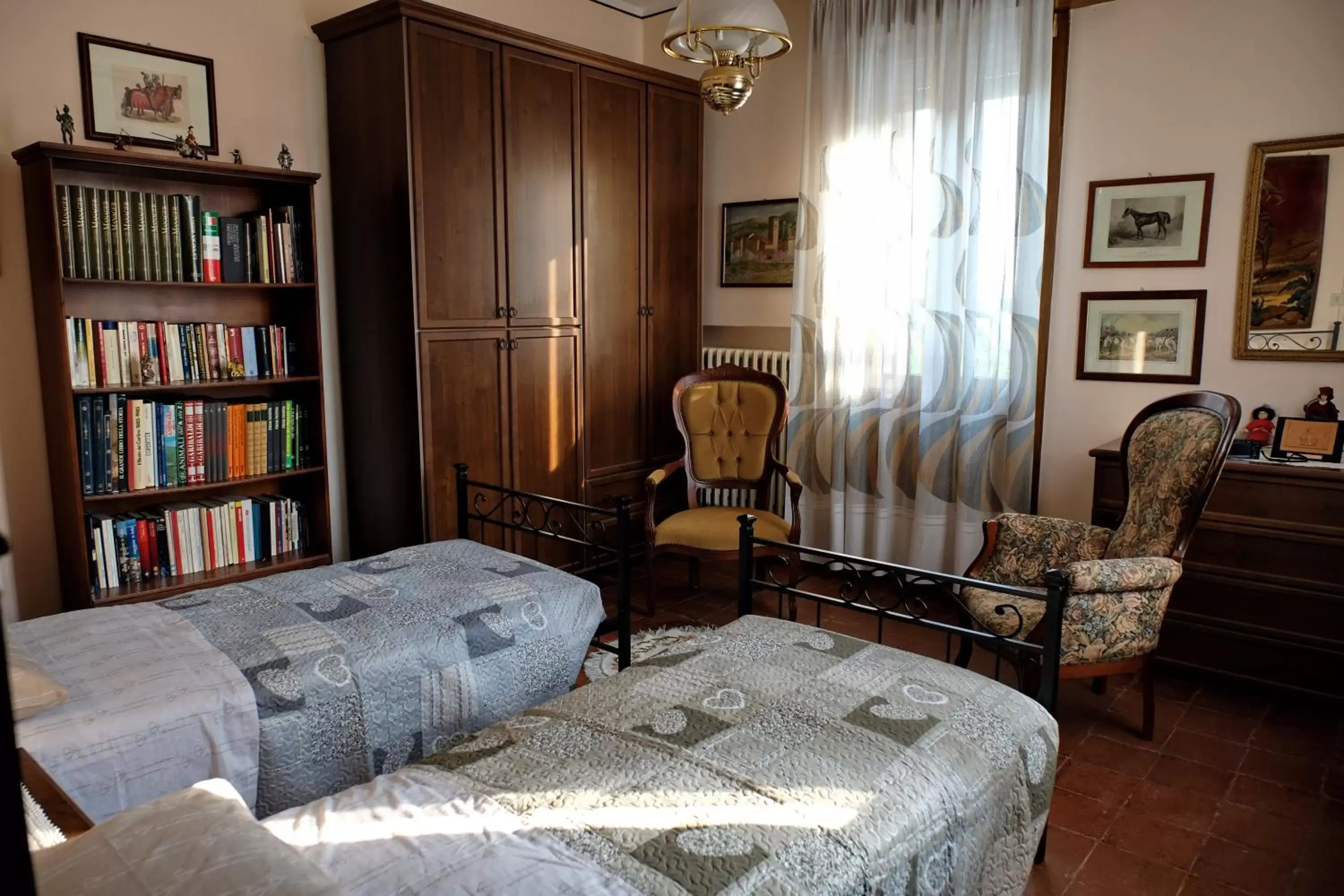 Photo of the whole room, Library in B&B "Il Cantastorie" - Casa Molinari-Boldrini