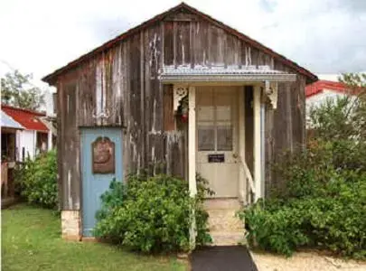 Facade/entrance, Property Building in Full Moon Inn