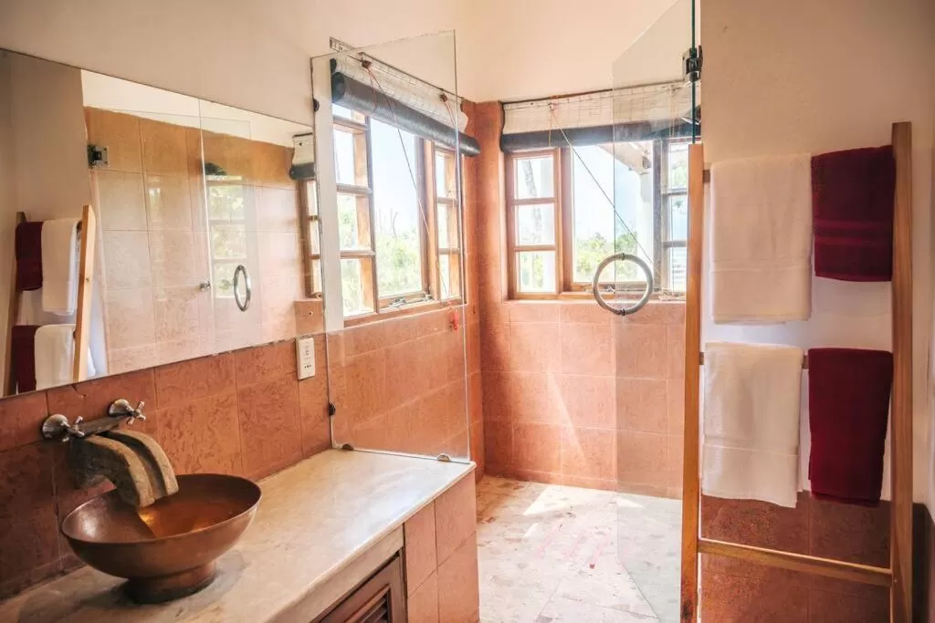 Sānti Beach House with pool & beach