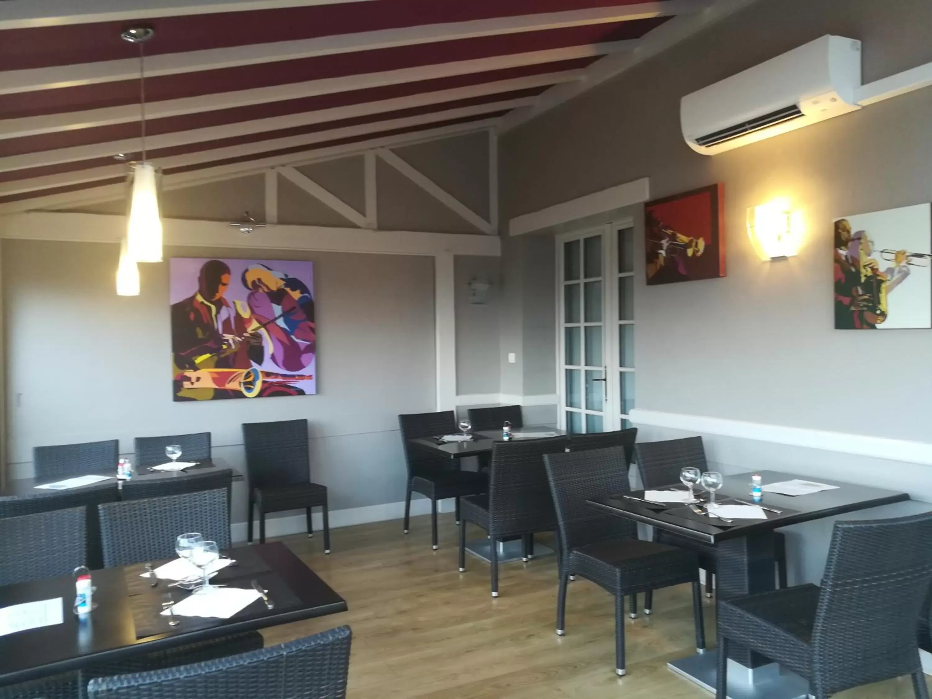 Dining area, Restaurant/Places to Eat in Contact Hôtel du Relais Thouars