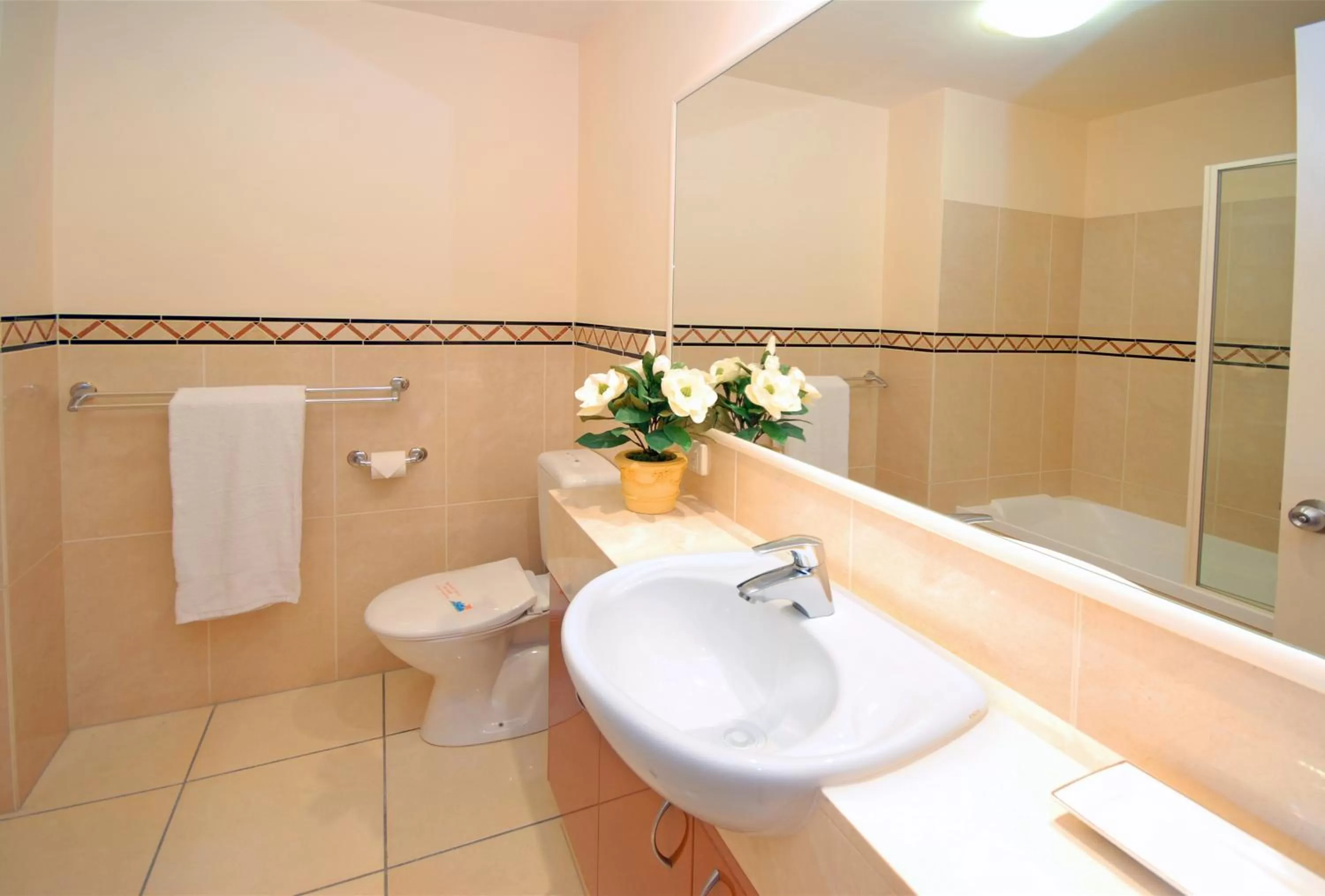 Bathroom in Magnolia Lane Apartments