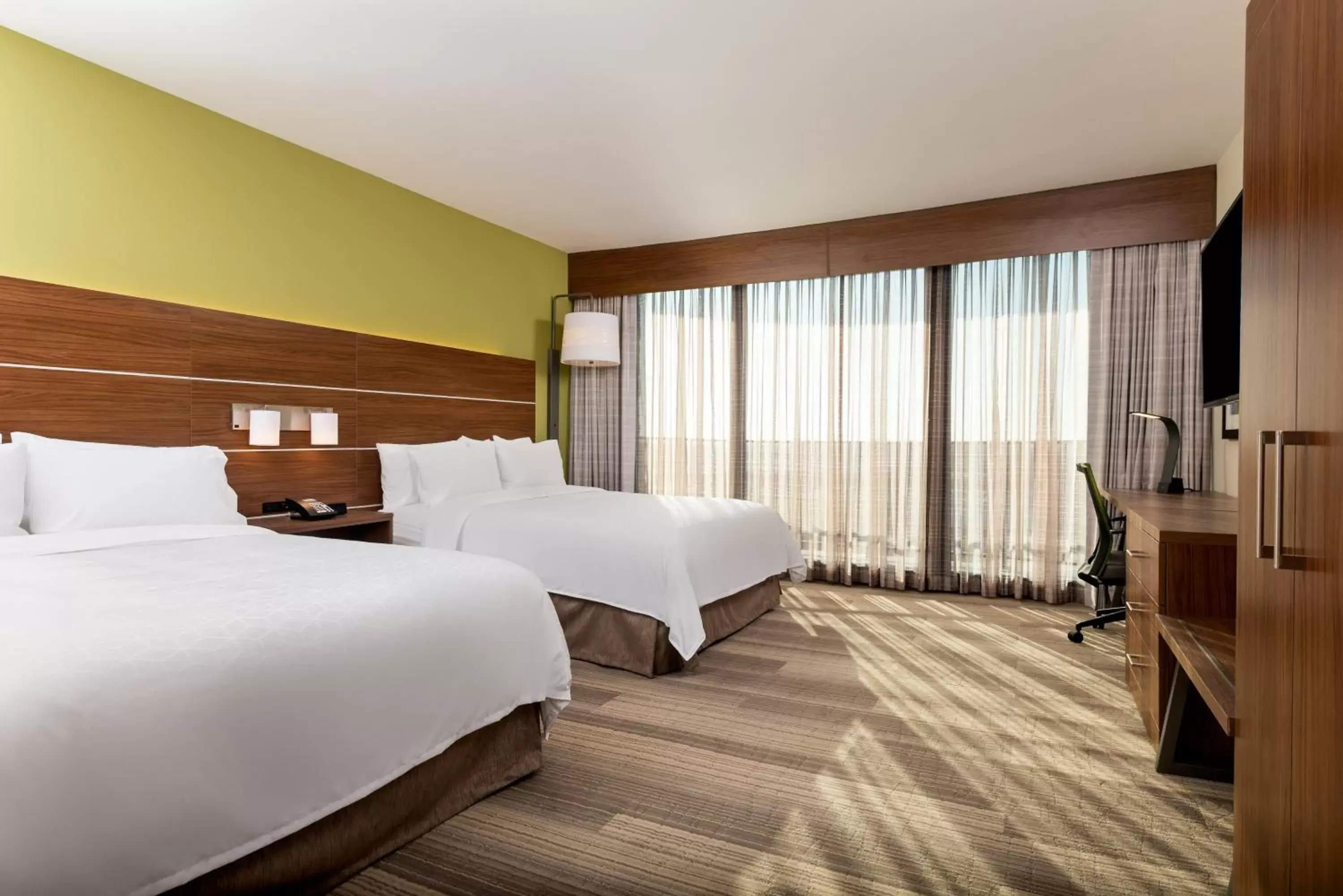 Photo of the whole room, Bed in Holiday Inn Express & Suites Santa Ana - Orange County, an IHG Hotel