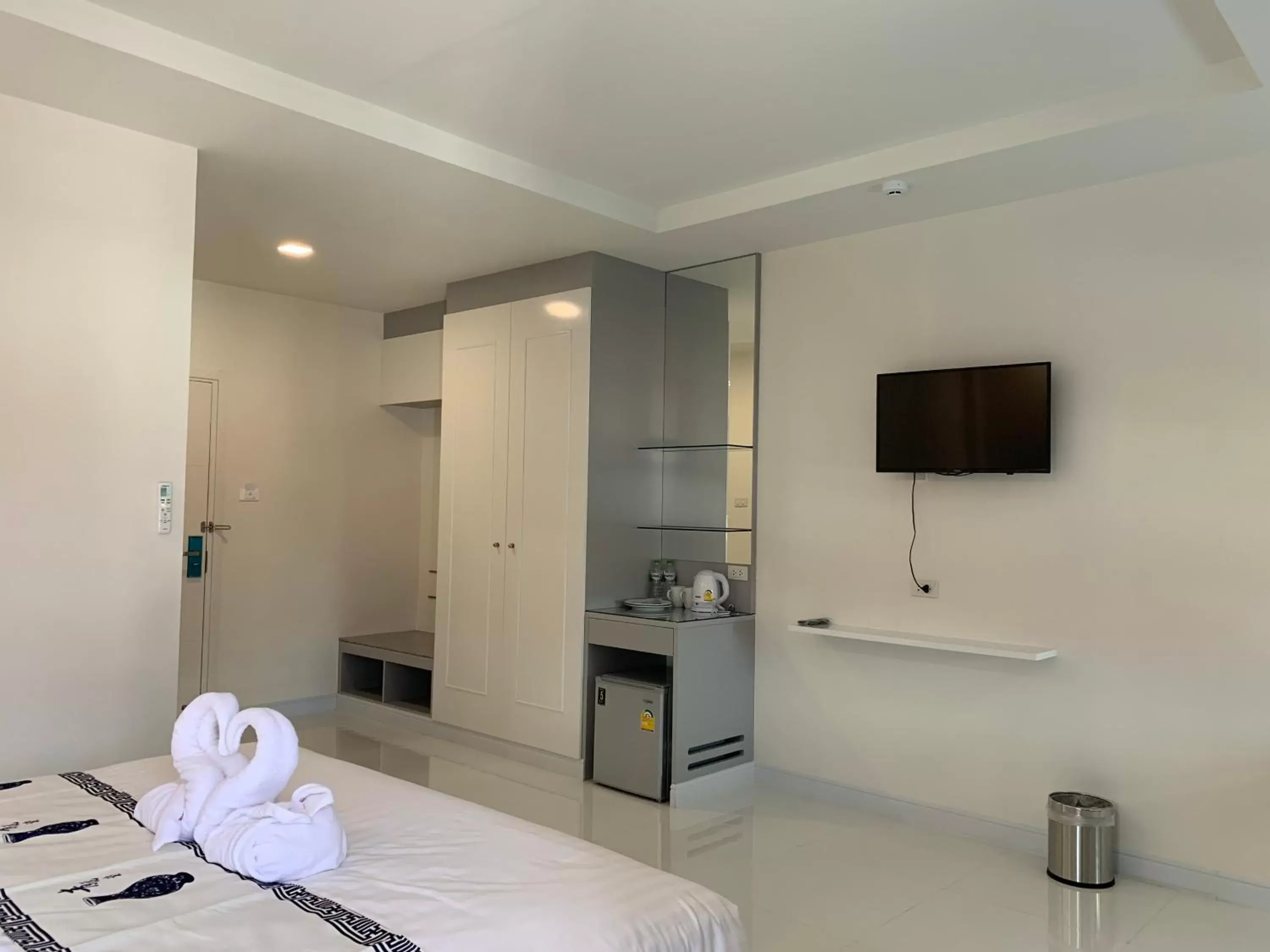 Photo of the whole room, Bed in Icare Residence & Hotel Photo of the whole room, Bed in Icare Residence & Hotel