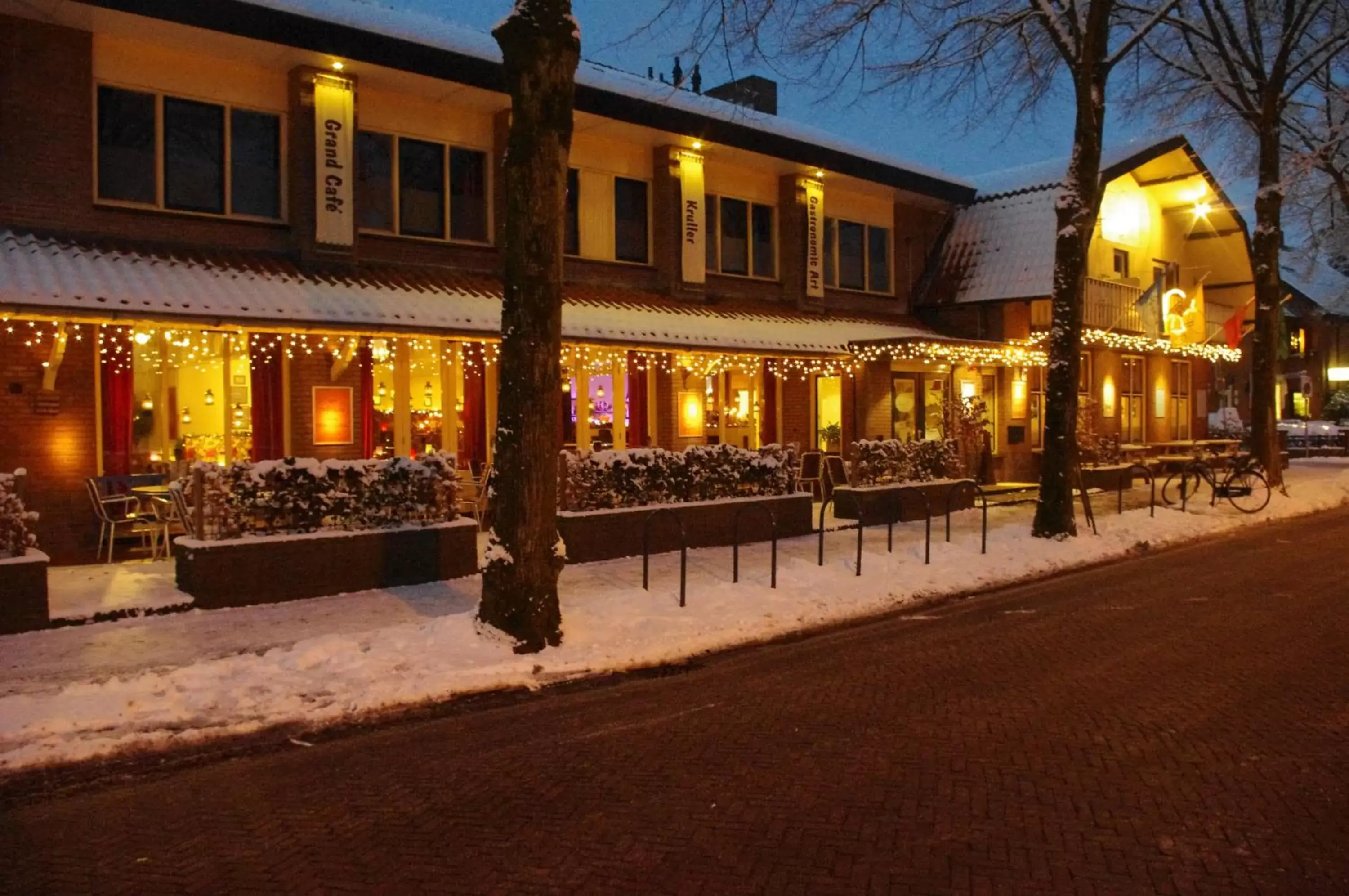 Facade/entrance, Property Building in Ontbijthotel Kruller