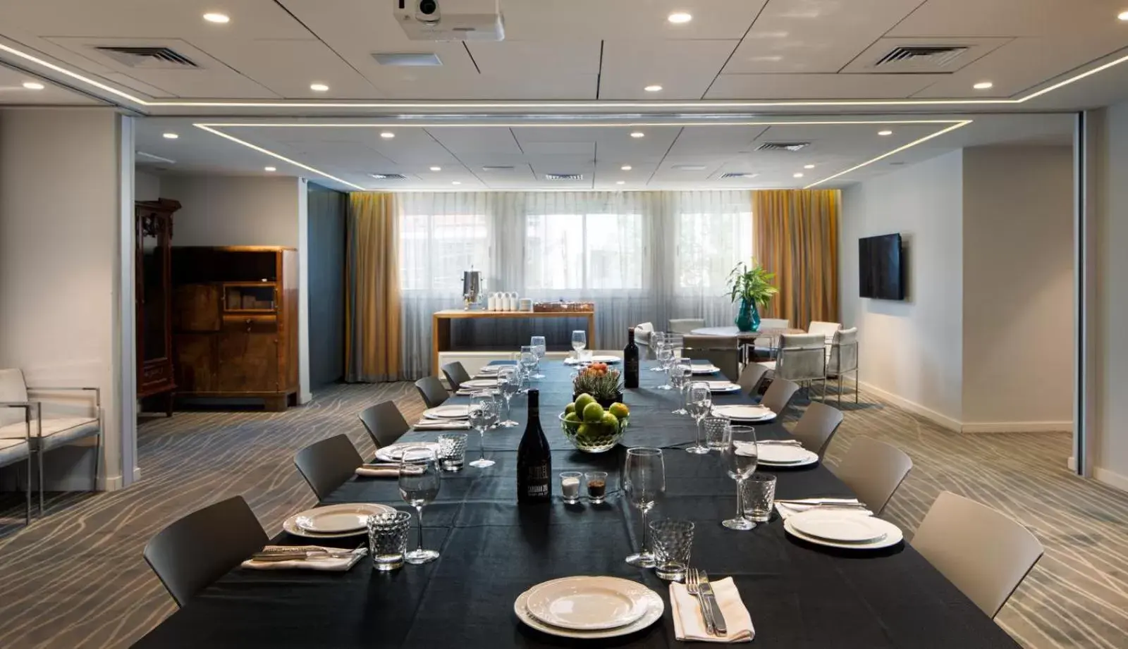 Meeting/conference room, Restaurant/Places to Eat in Prima City Hotel