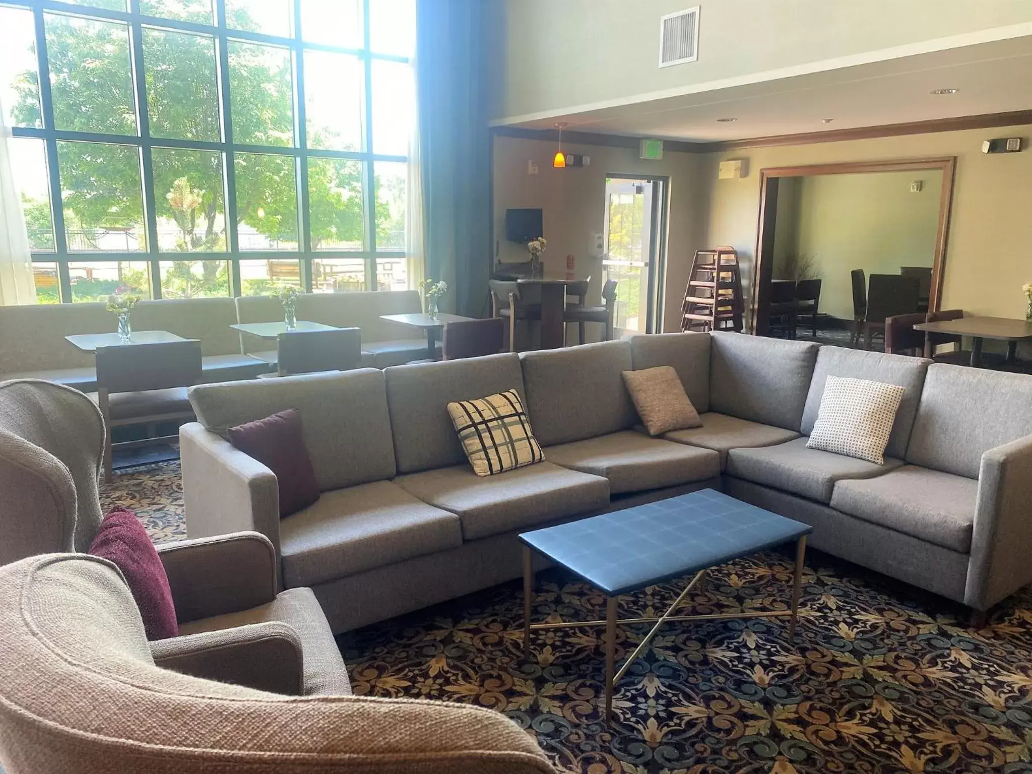 Property building, Seating Area in Staybridge Suites Great Falls, an IHG Hotel