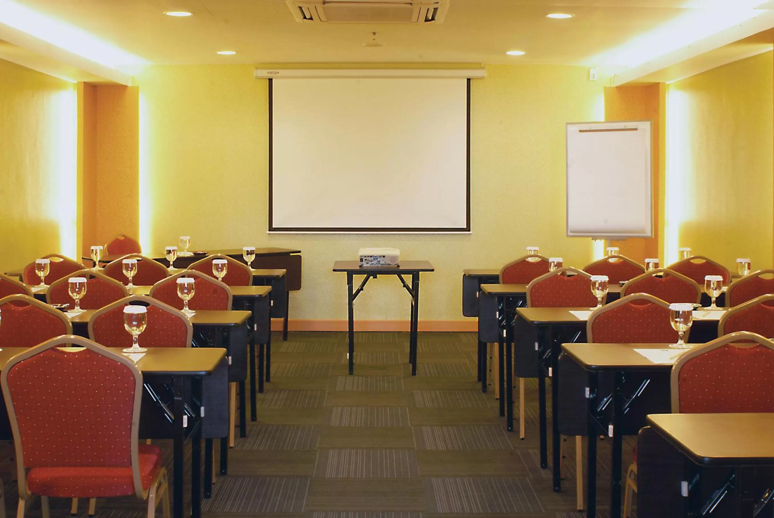 Banquet/Function facilities in Ibis Budget Semarang Tendean