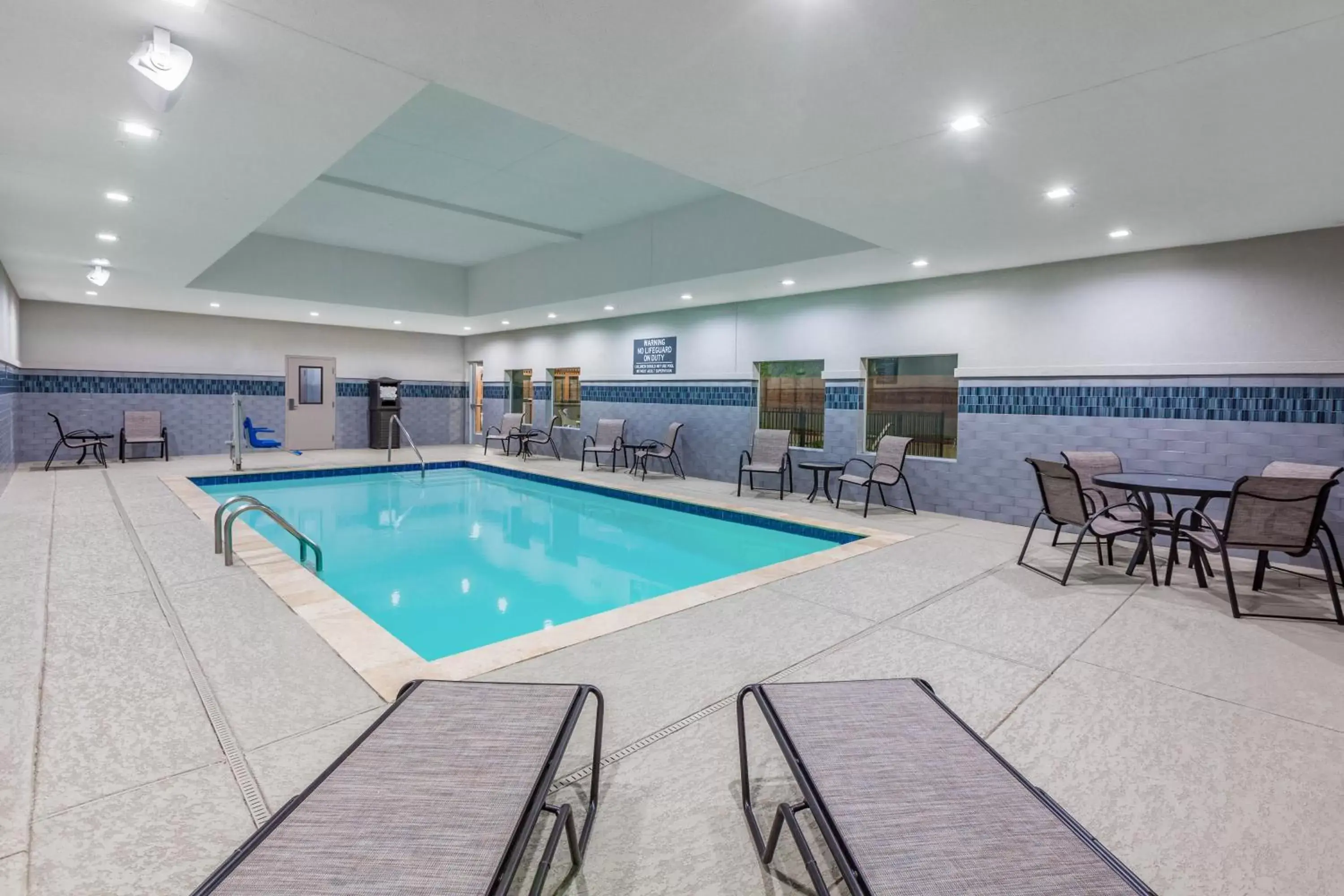 Property building, Swimming Pool in La Quinta by Wyndham Houston East at Sheldon Rd
