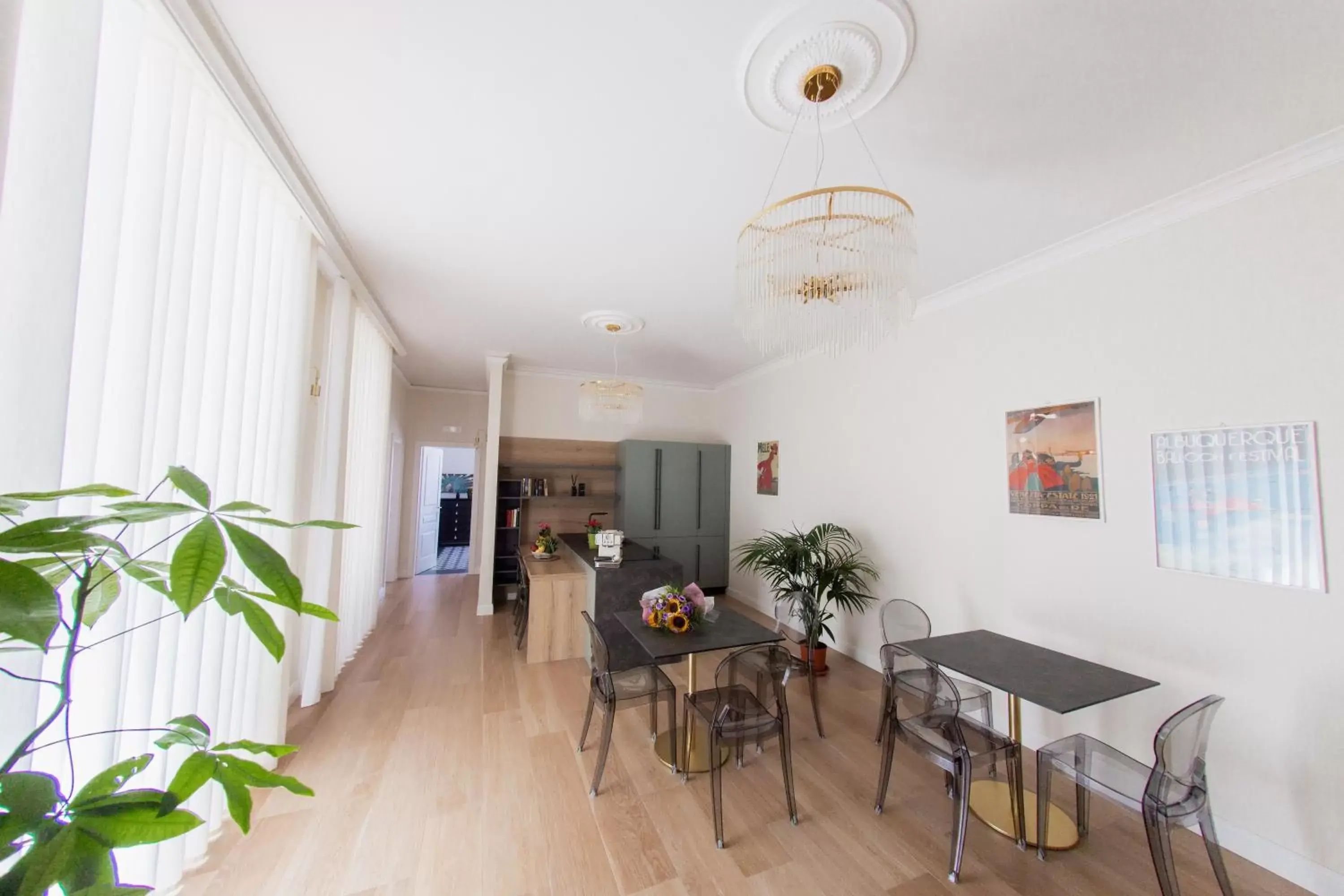 Living room, Dining Area in Novecento