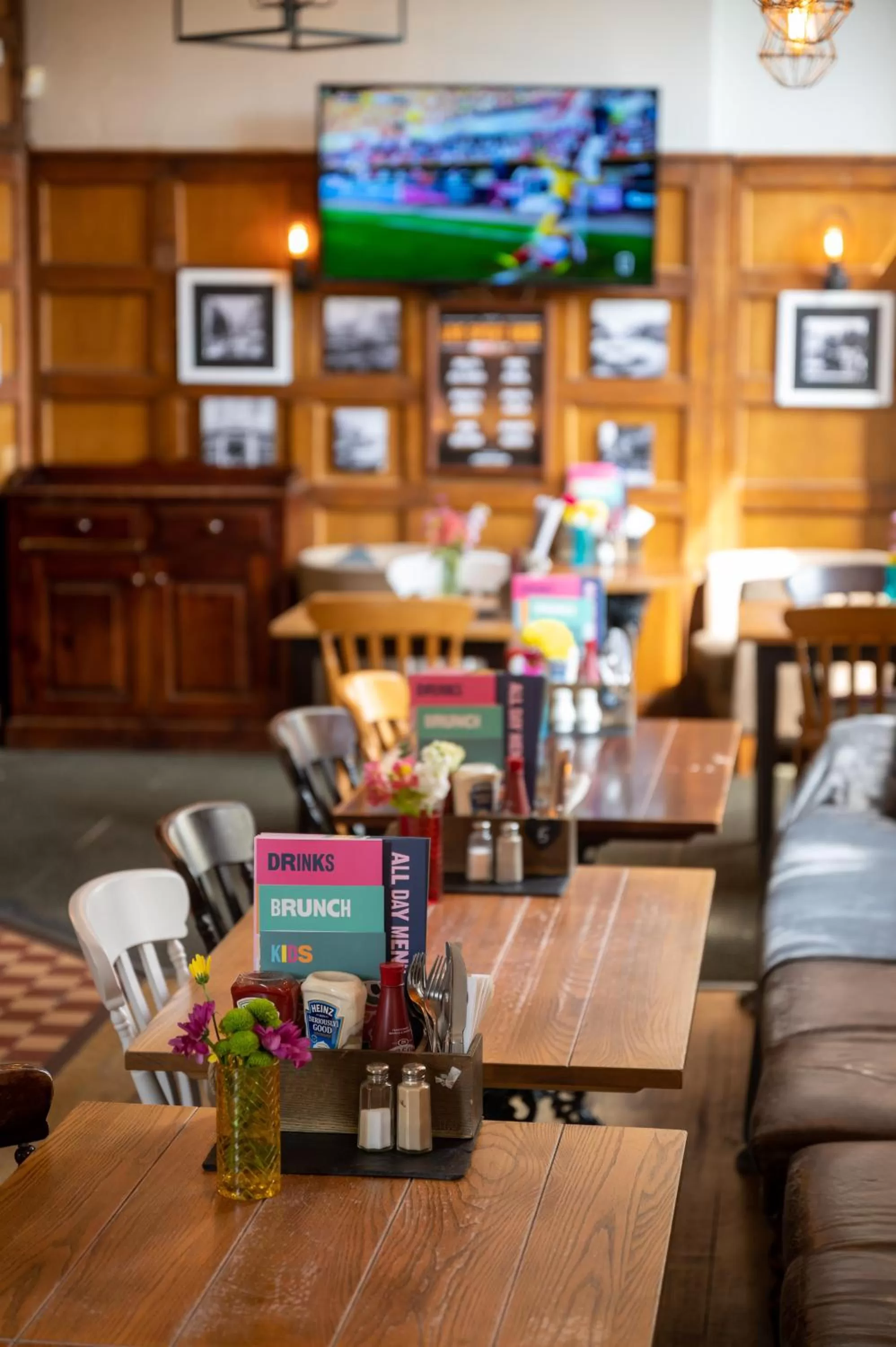 Restaurant/places to eat in Channings Hotel by Greene King Inns