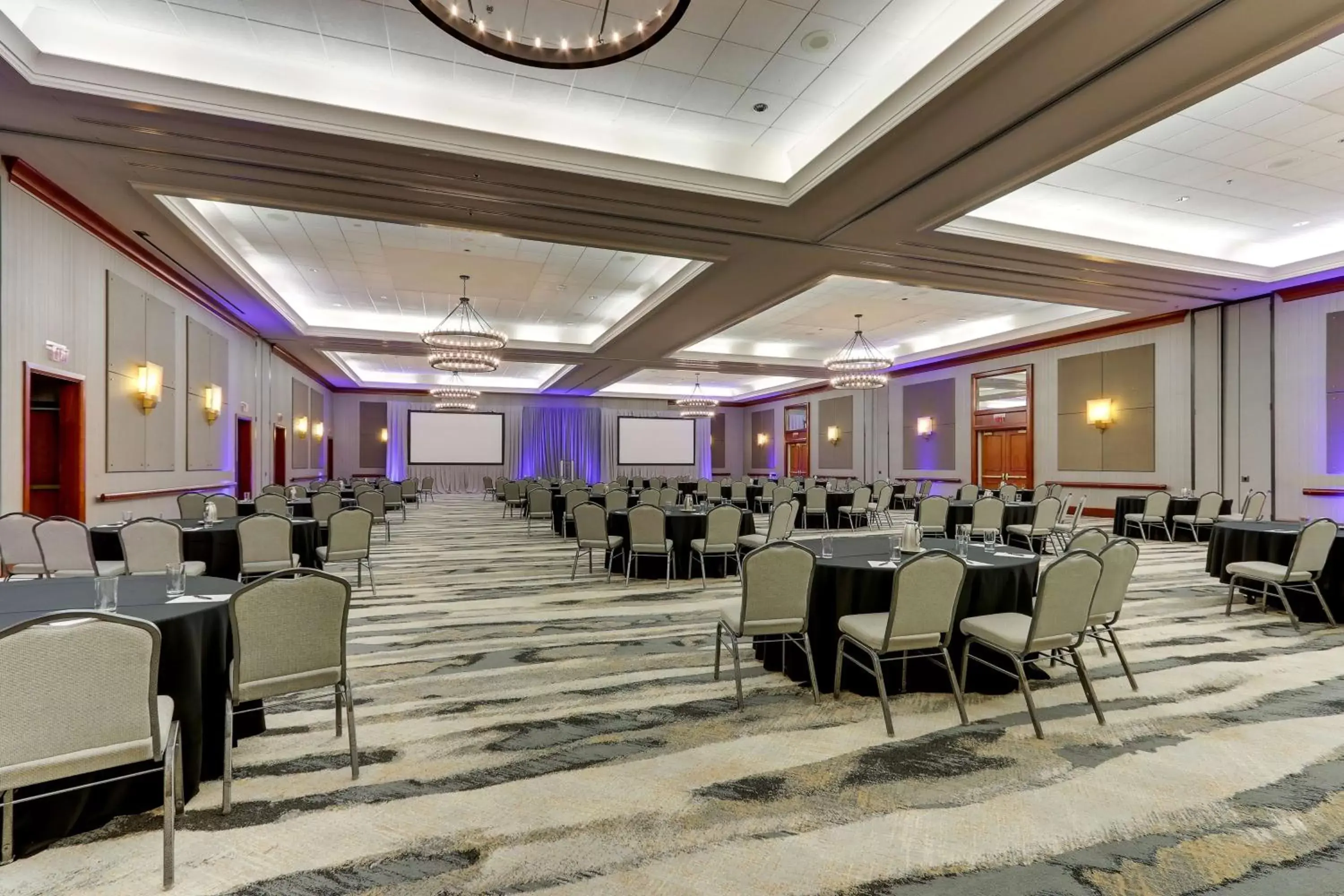 Meeting/conference room, Restaurant/Places to Eat in The Chattanoogan Hotel, Curio Collection By Hilton