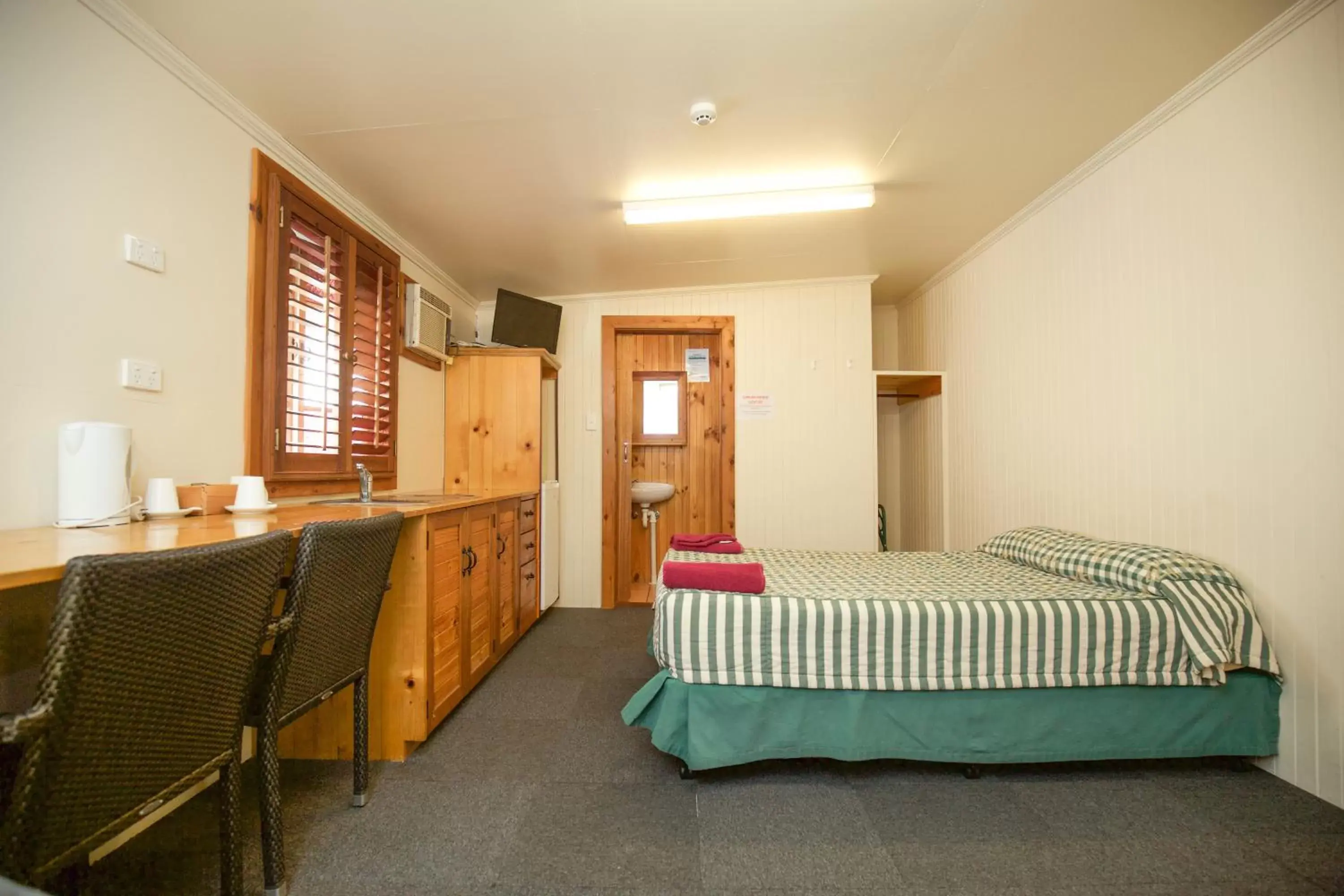 Bedroom in Brisbane Manor