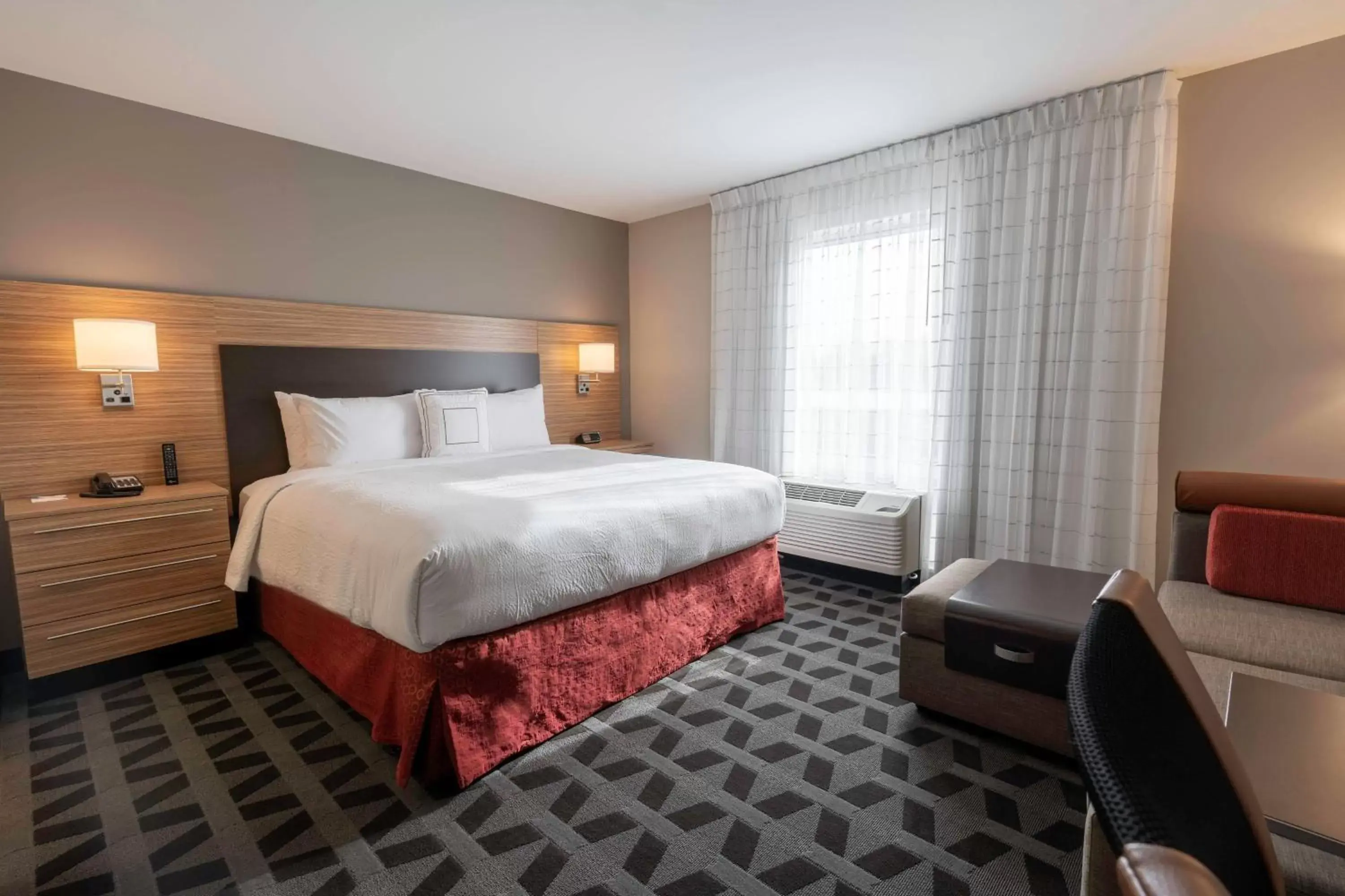 Bedroom, Bed in TownePlace Suites by Marriott Clinton