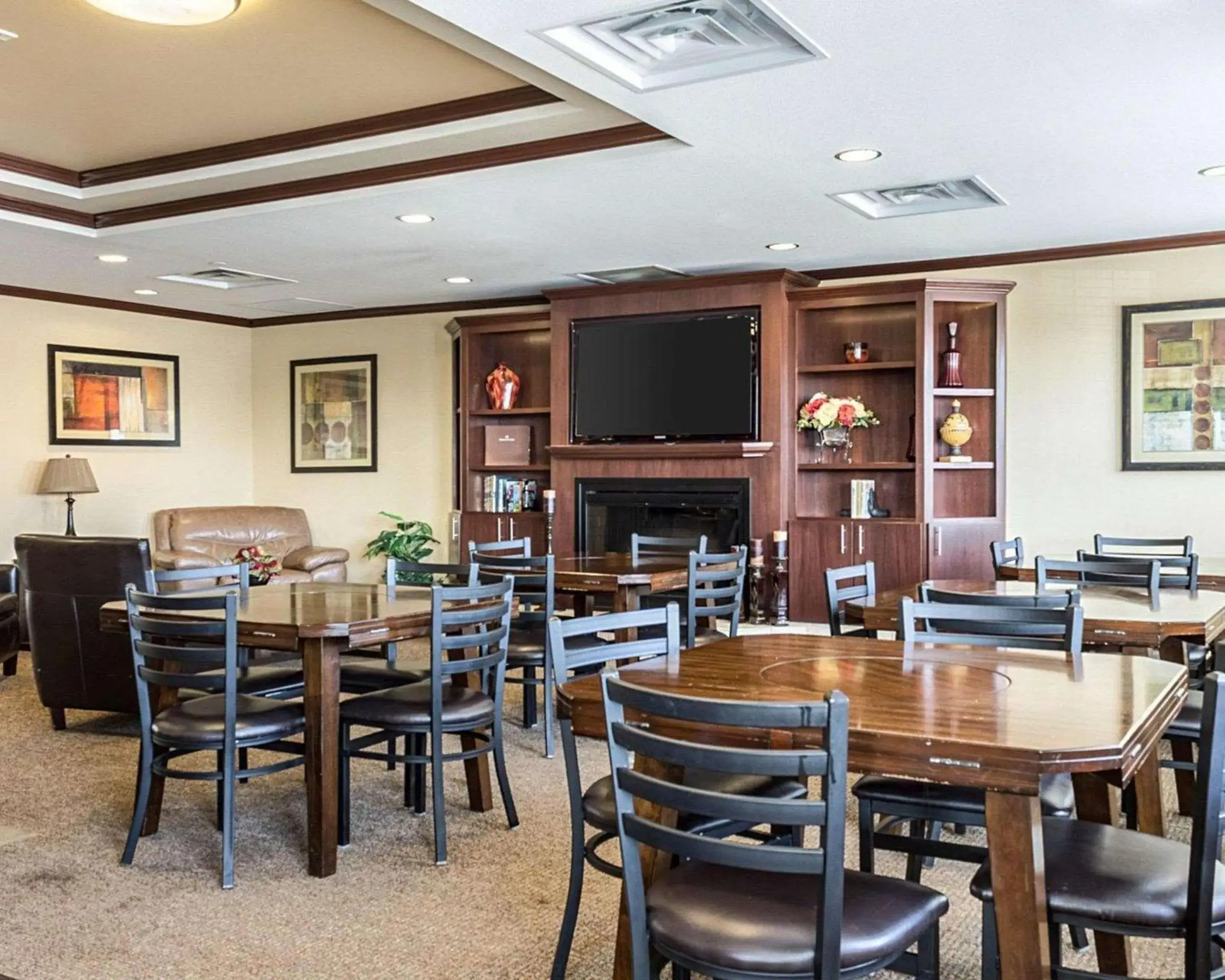Restaurant/places to eat in MainStay Suites Minot Restaurant/places to eat in MainStay Suites Minot