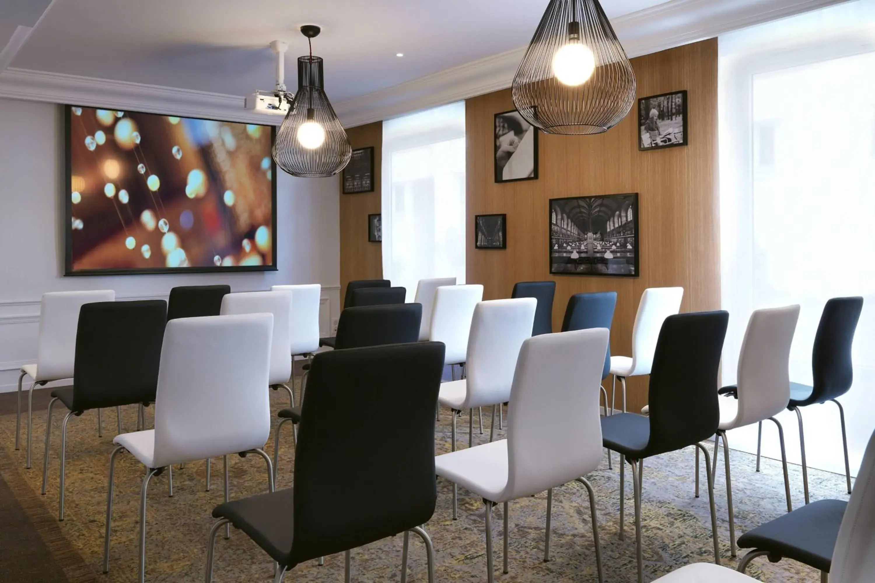 Meeting/conference room in Renaissance by Marriott Paris Vendome Hotel