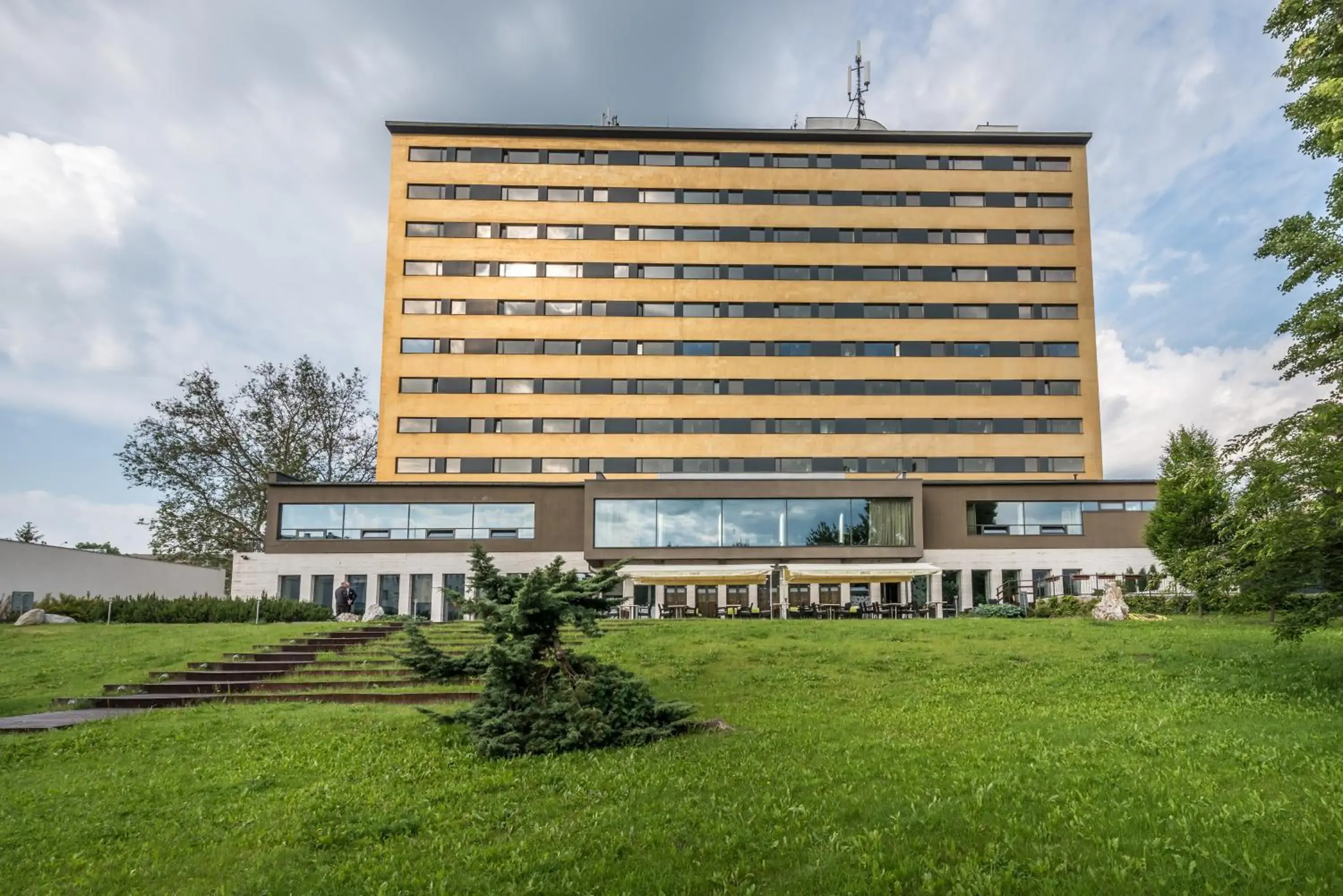 Property Building in Hotel Yasmin Koice