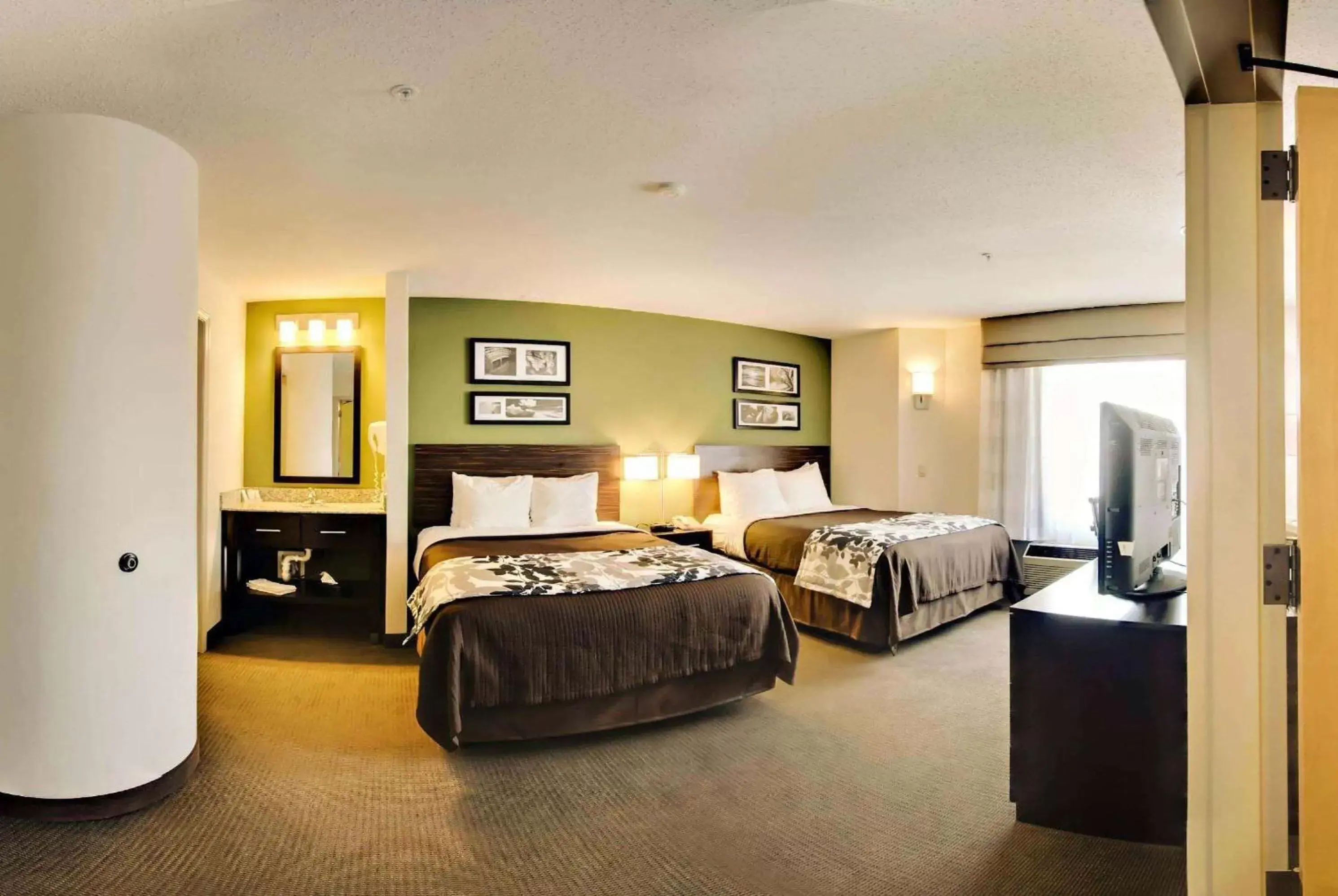 Photo of the whole room, Bed in Wingate by Wyndham Bel Air I-95 Exit 77A - APG Area