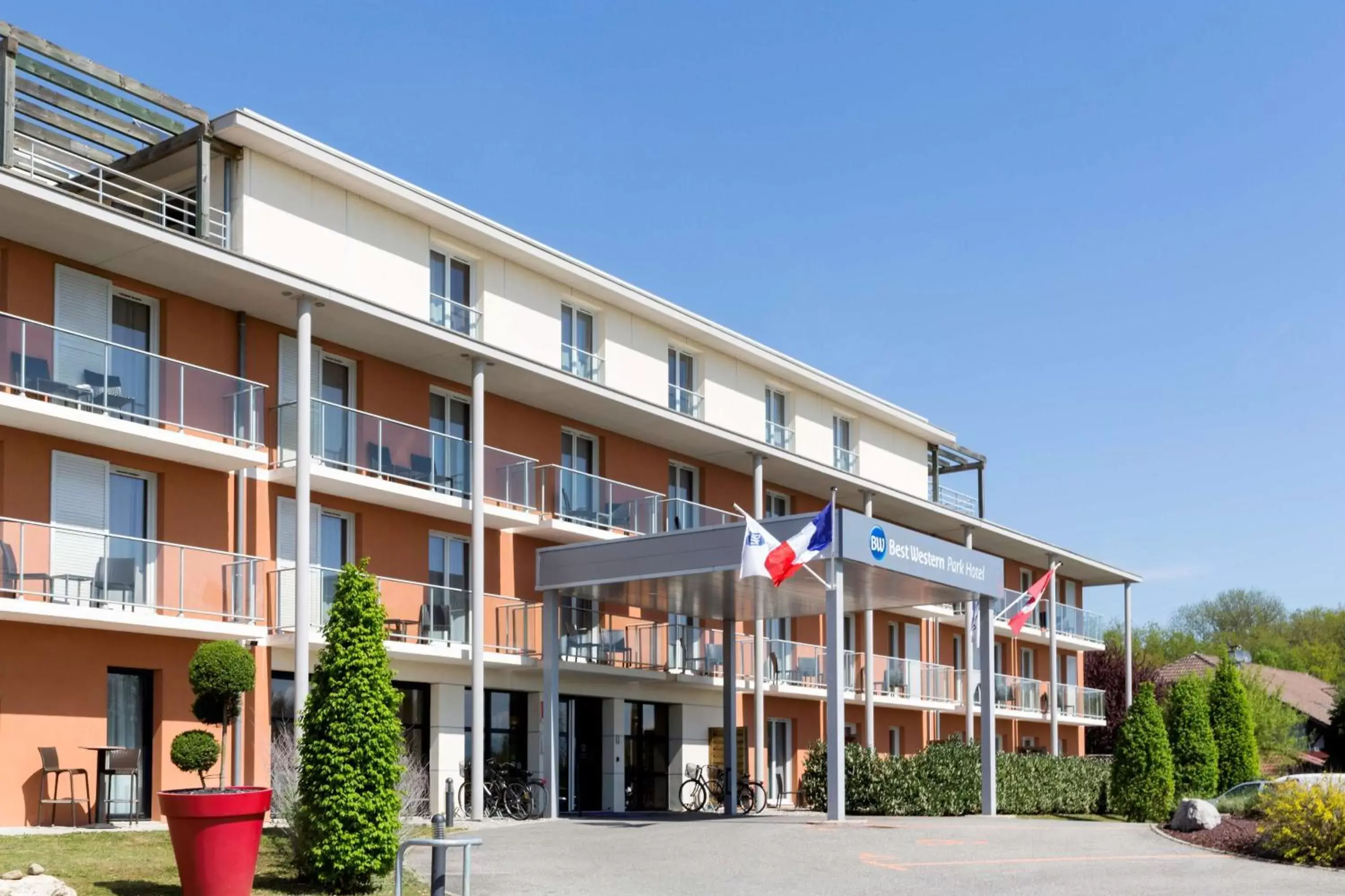 Property Building in Best Western Park Hotel Geneve-Thoiry