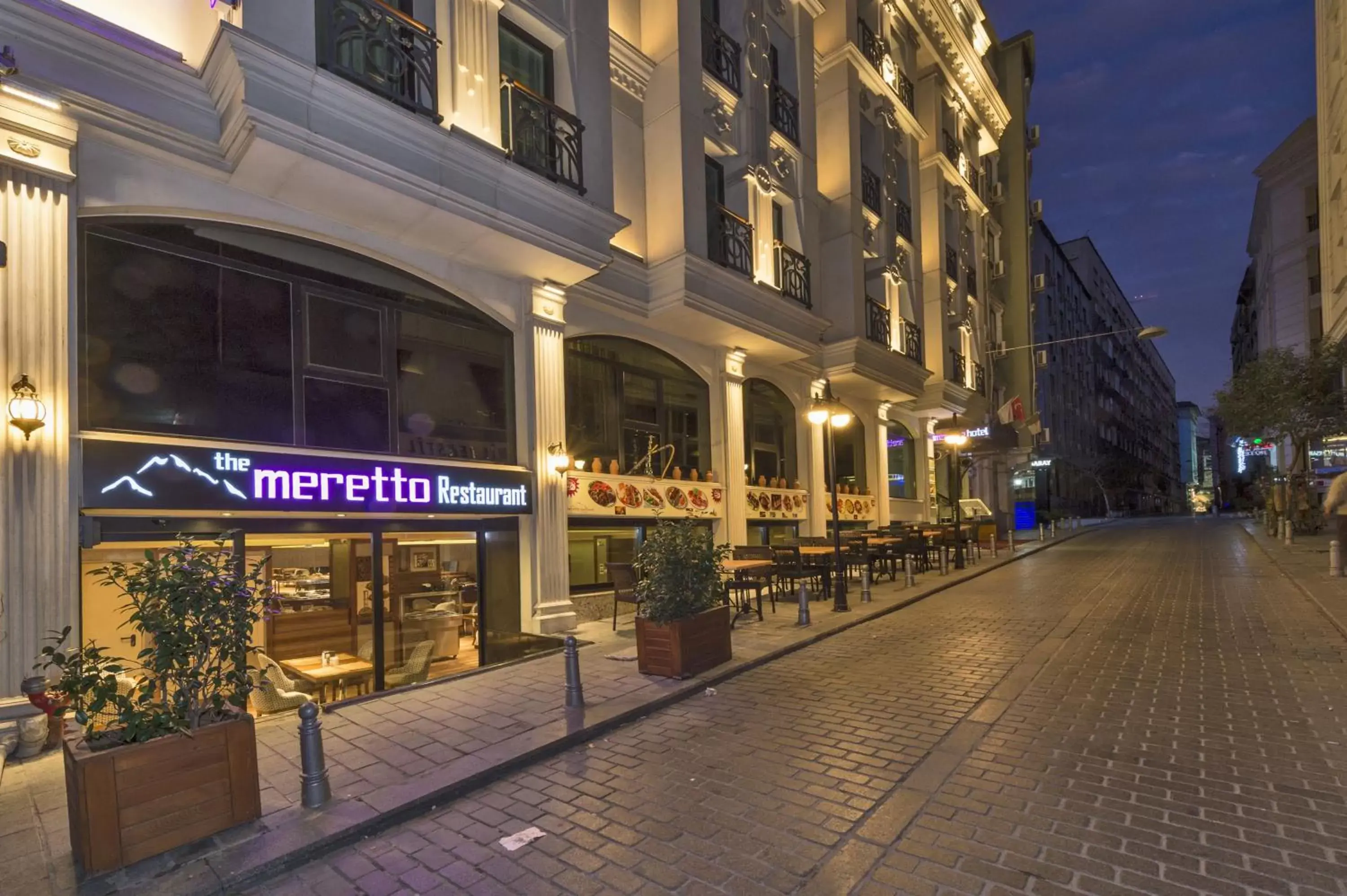 Restaurant/places to eat in The Meretto Hotel Istanbul Old City