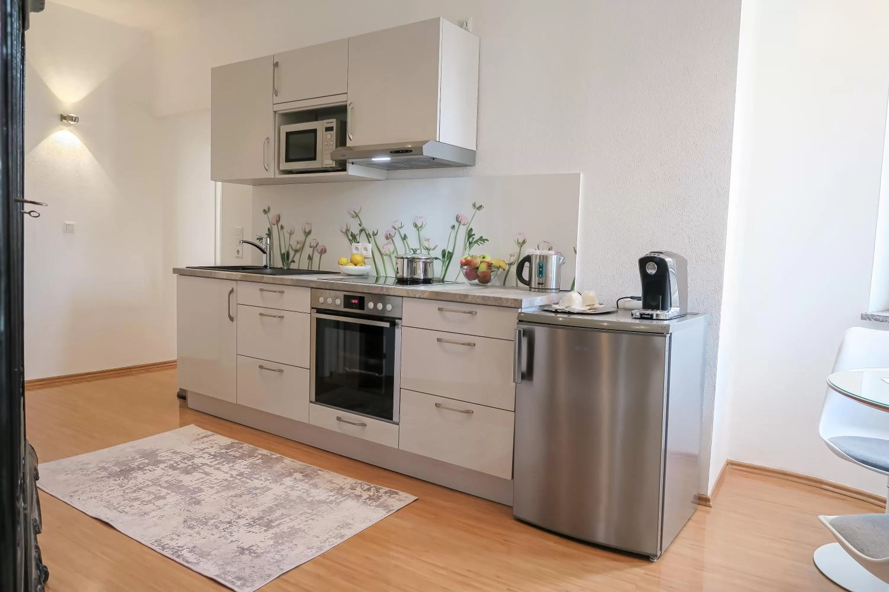 Kitchen or kitchenette in Hotel Service Apartments am Prinzenplatz - Superior