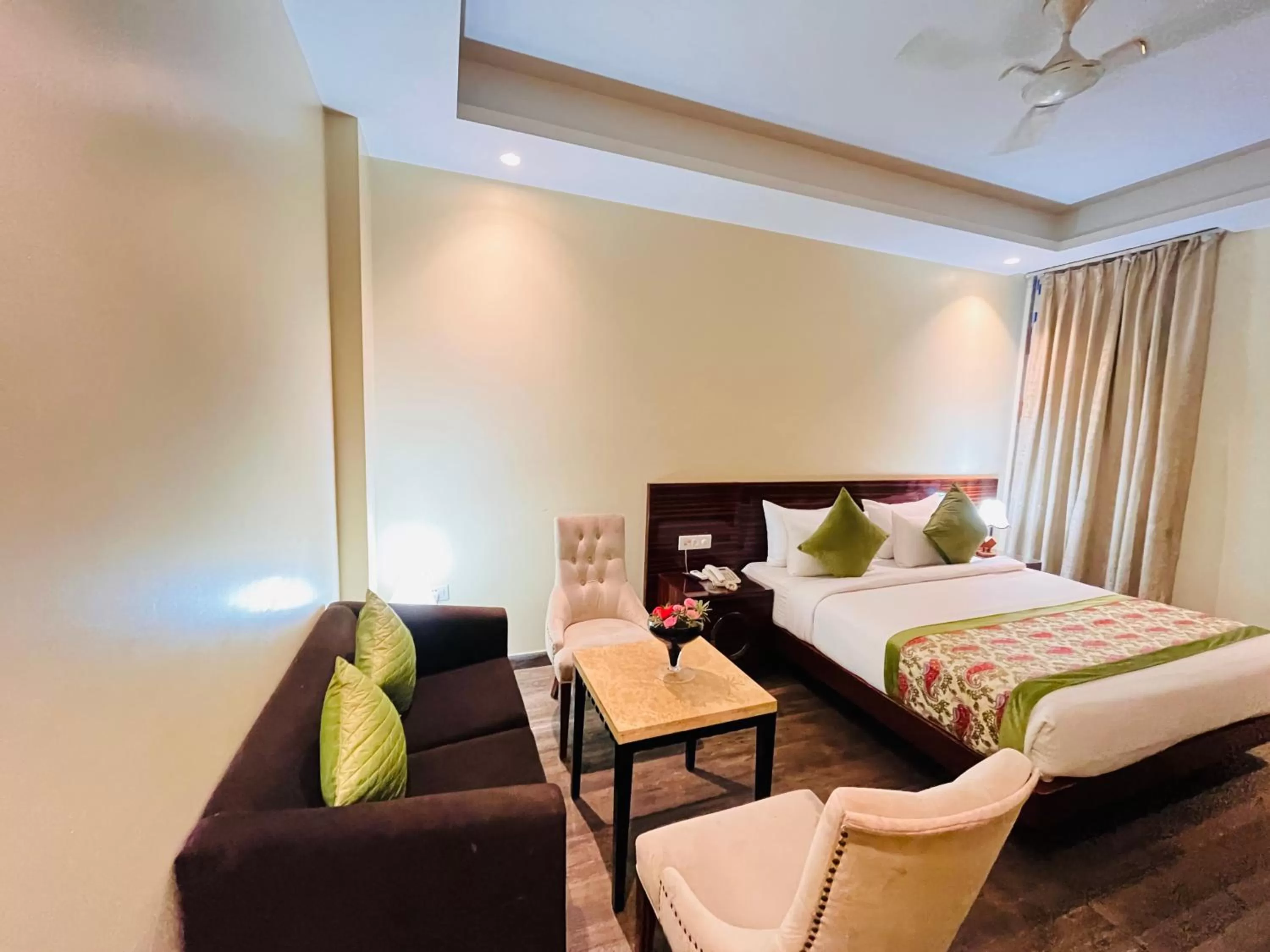 Bed in Hotel Banz near Delhi Airport