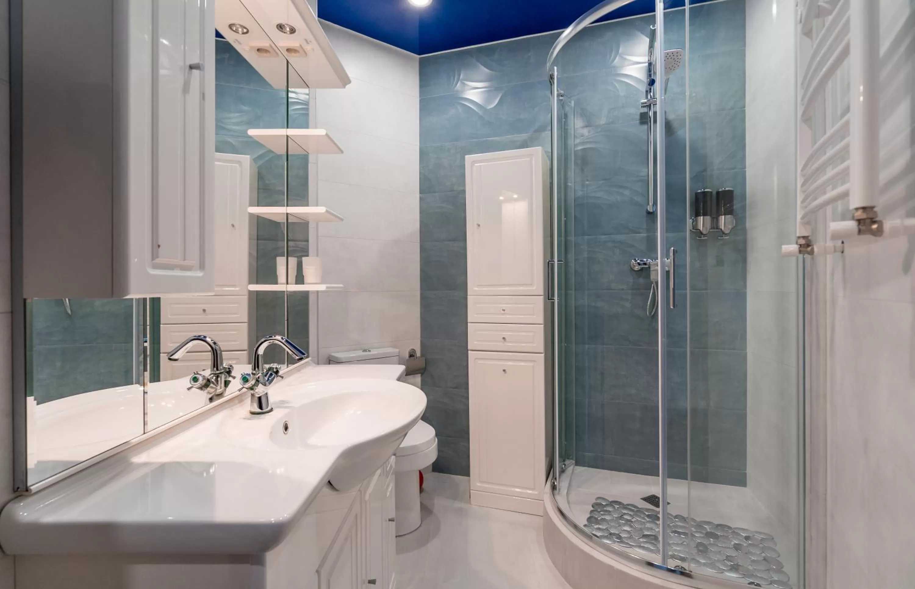 Shower in Constant Tbilisi