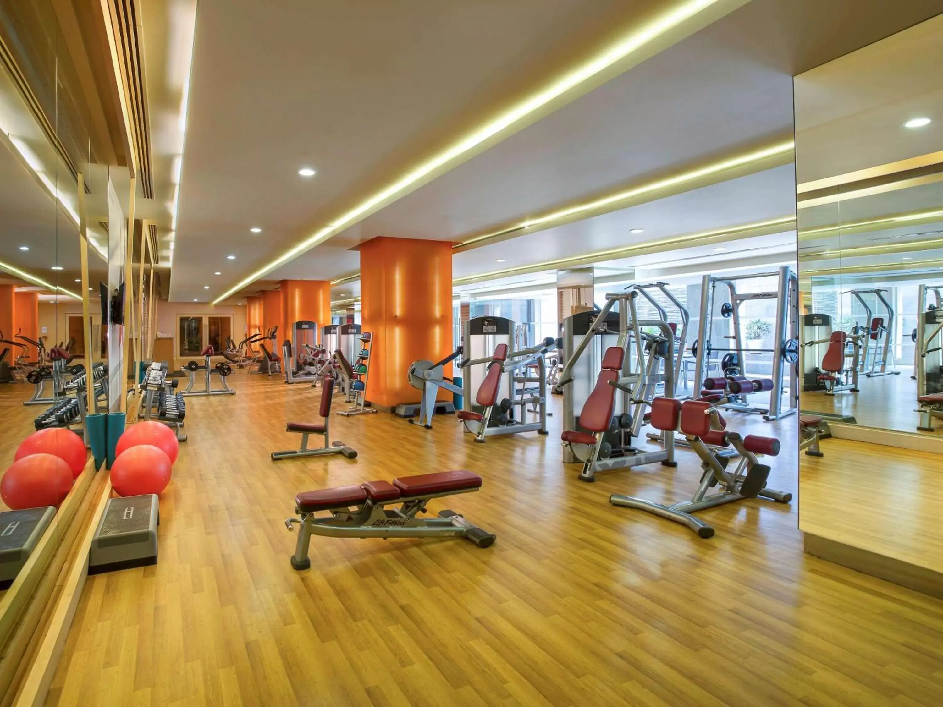 Photo of the whole room, Fitness Center/Facilities in Novotel Hyderabad Airport