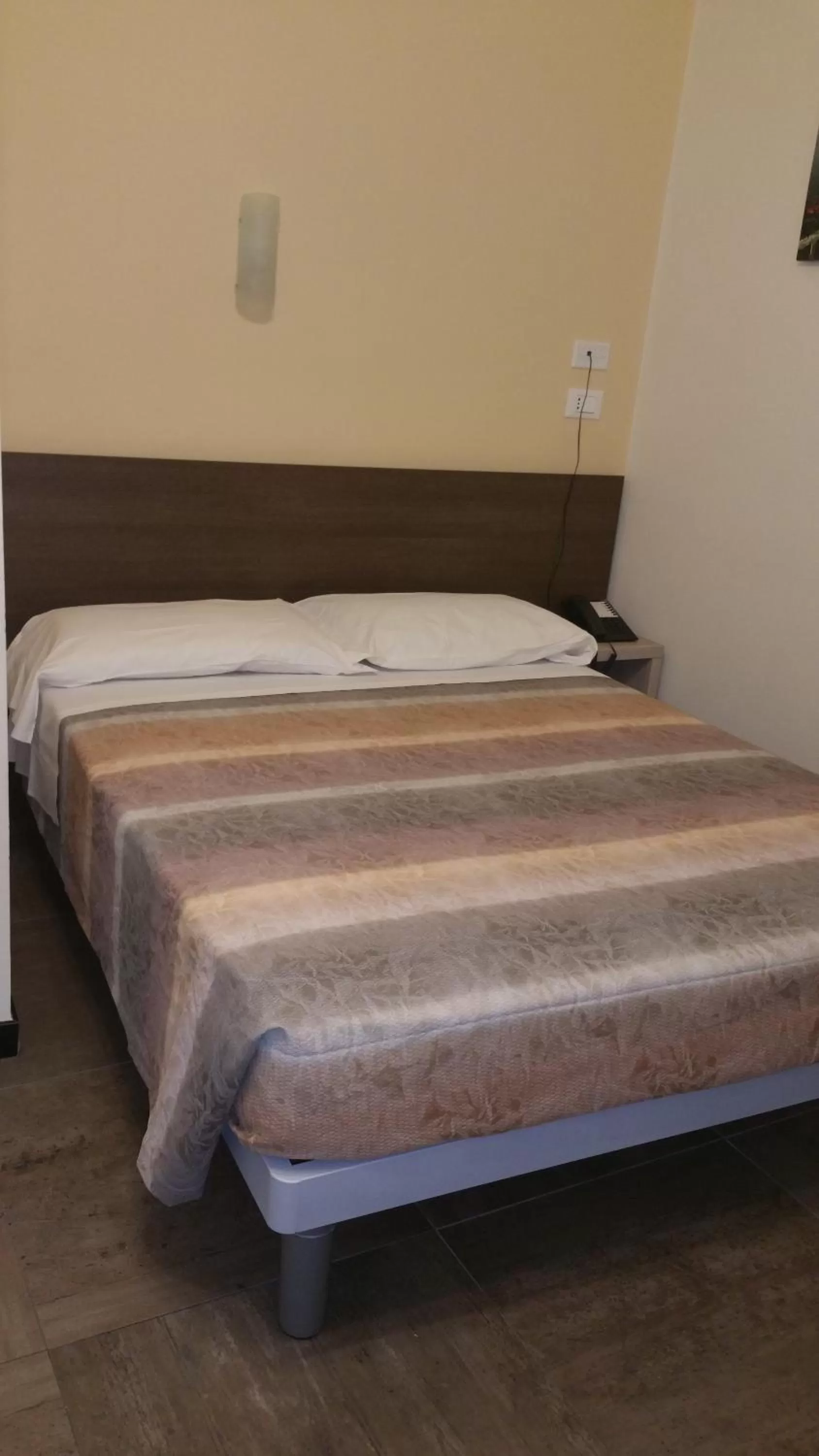 Photo of the whole room, Bed in Hotel Tommaseo