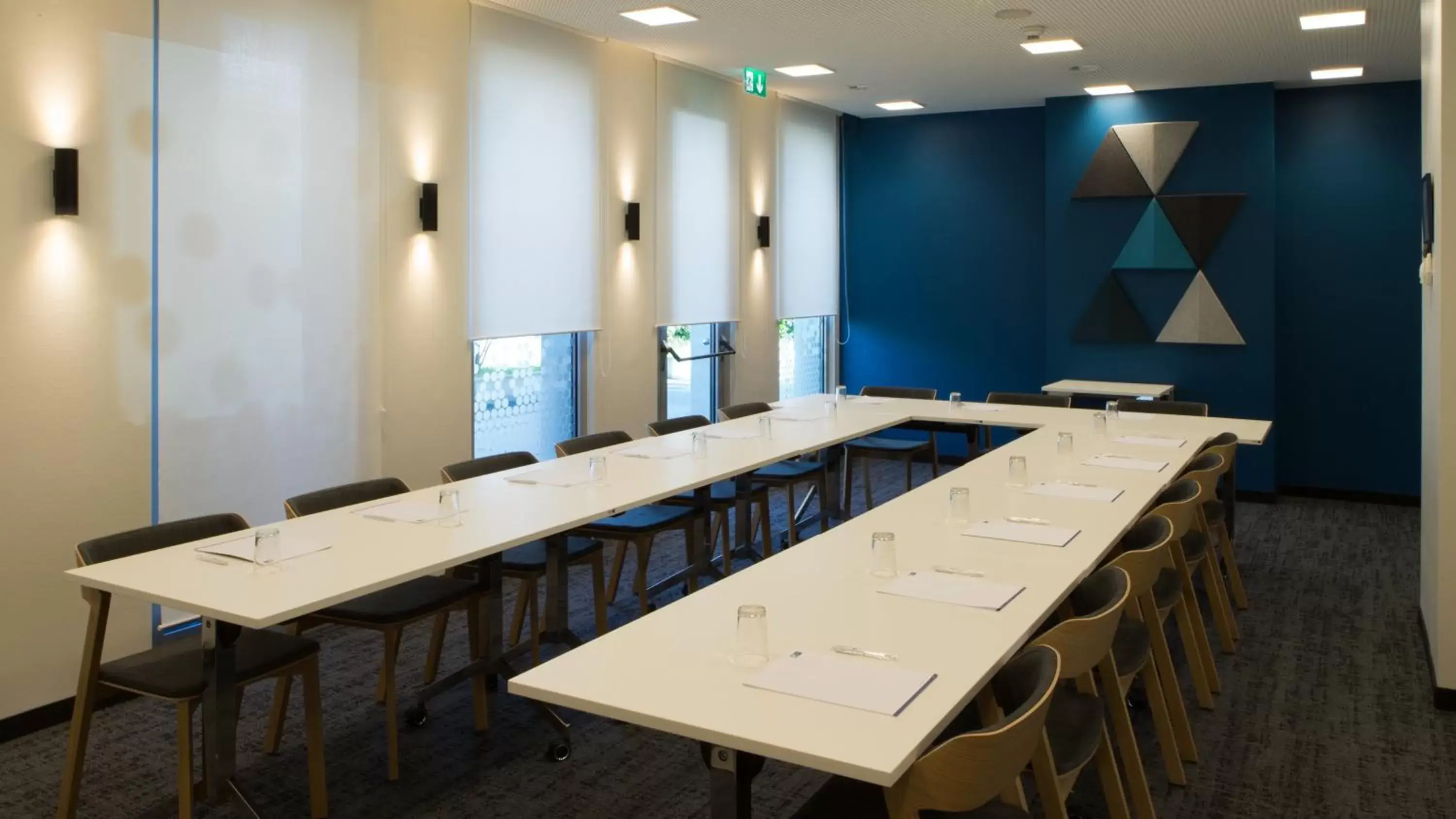 Meeting/conference room in Holiday Inn Express Geneva Airport