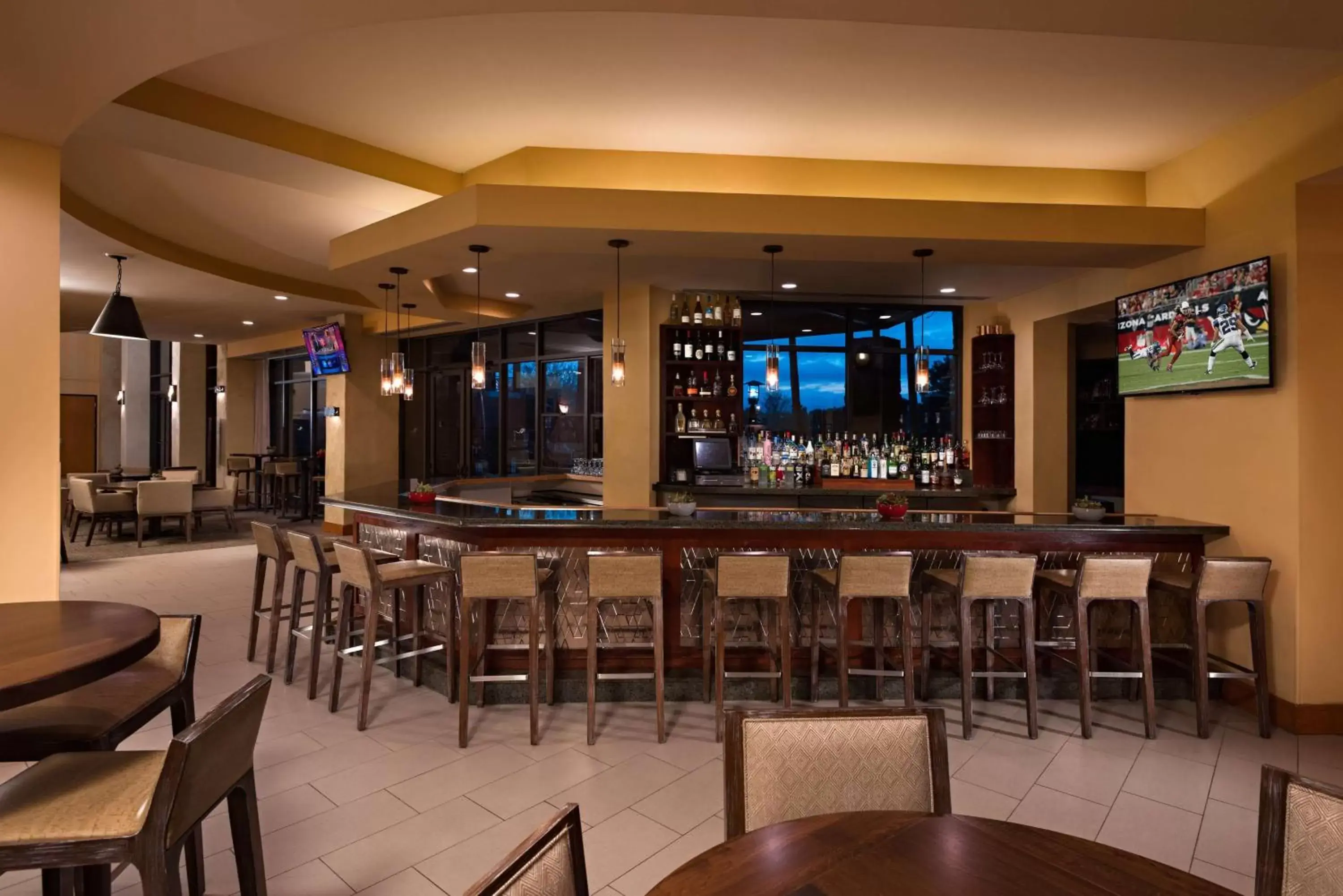 Lounge or bar, Lounge/Bar in Embassy Suites by Hilton Phoenix Scottsdale