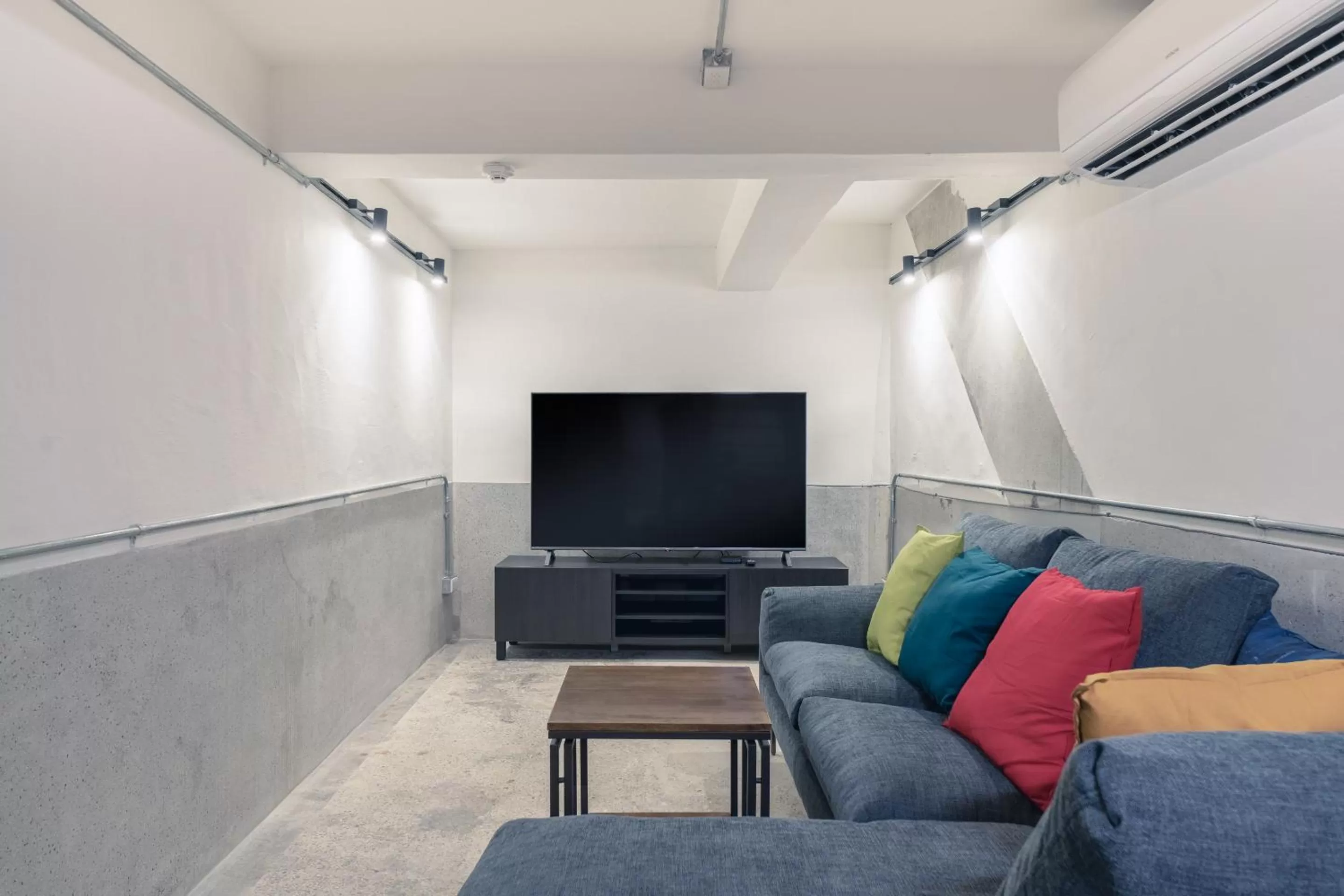 TV/Entertainment Center in De Provintia Straat B&B