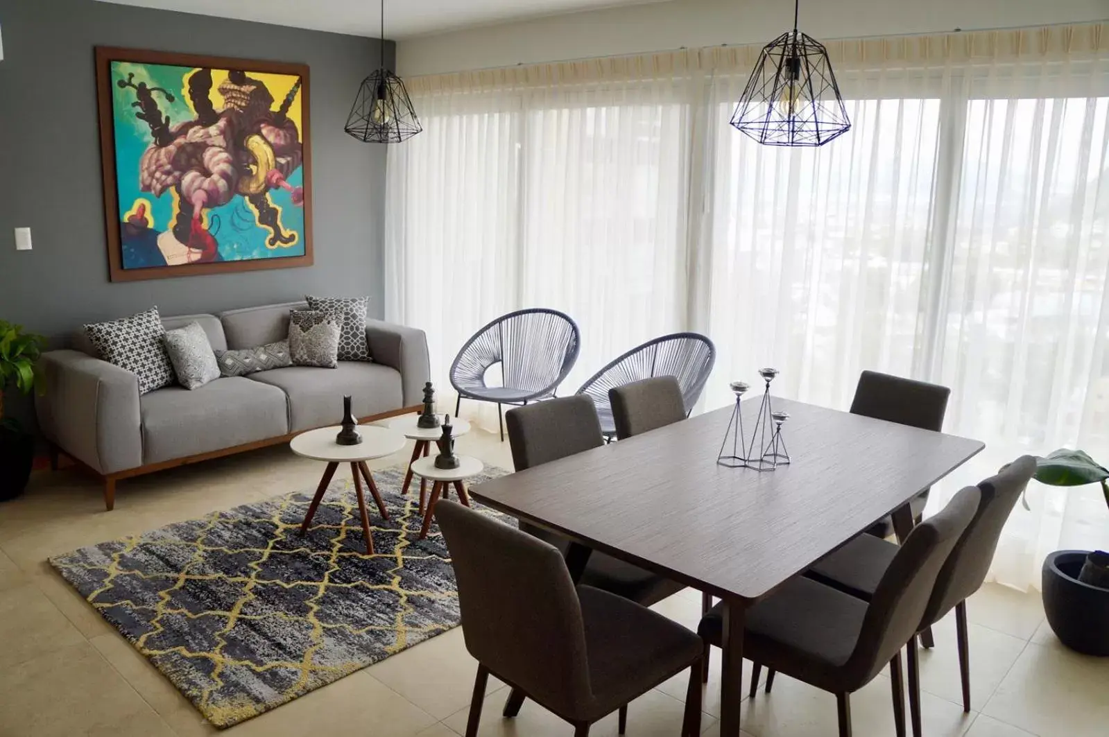 Dining Area in Metropolitan Suites