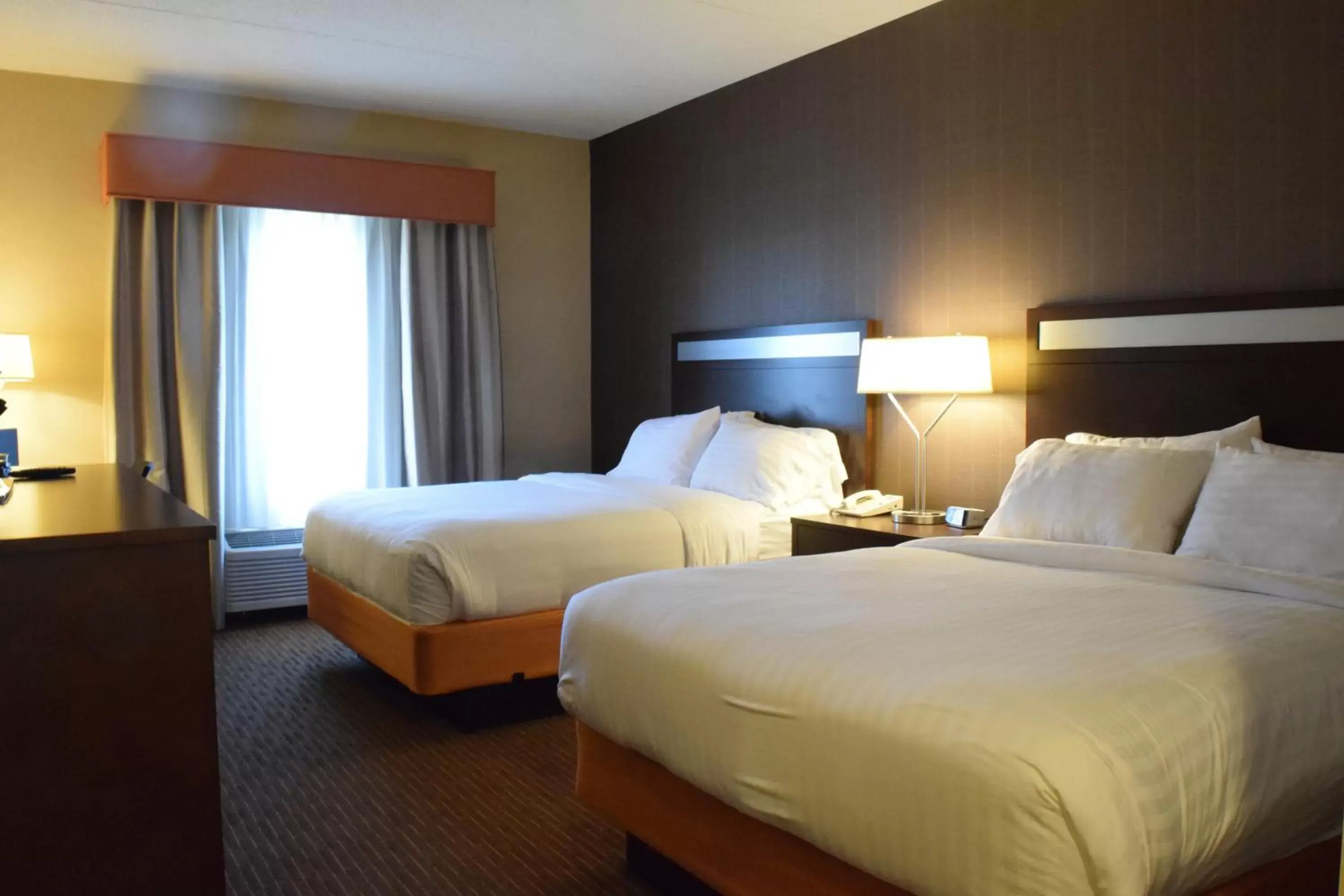 Bed in Holiday Inn Express Hotel & Suites Watertown - Thousand Islands, an IHG Hotel
