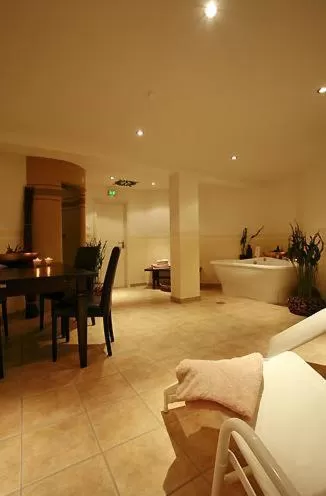 Photo of the whole room, Bed in Faldernpoort