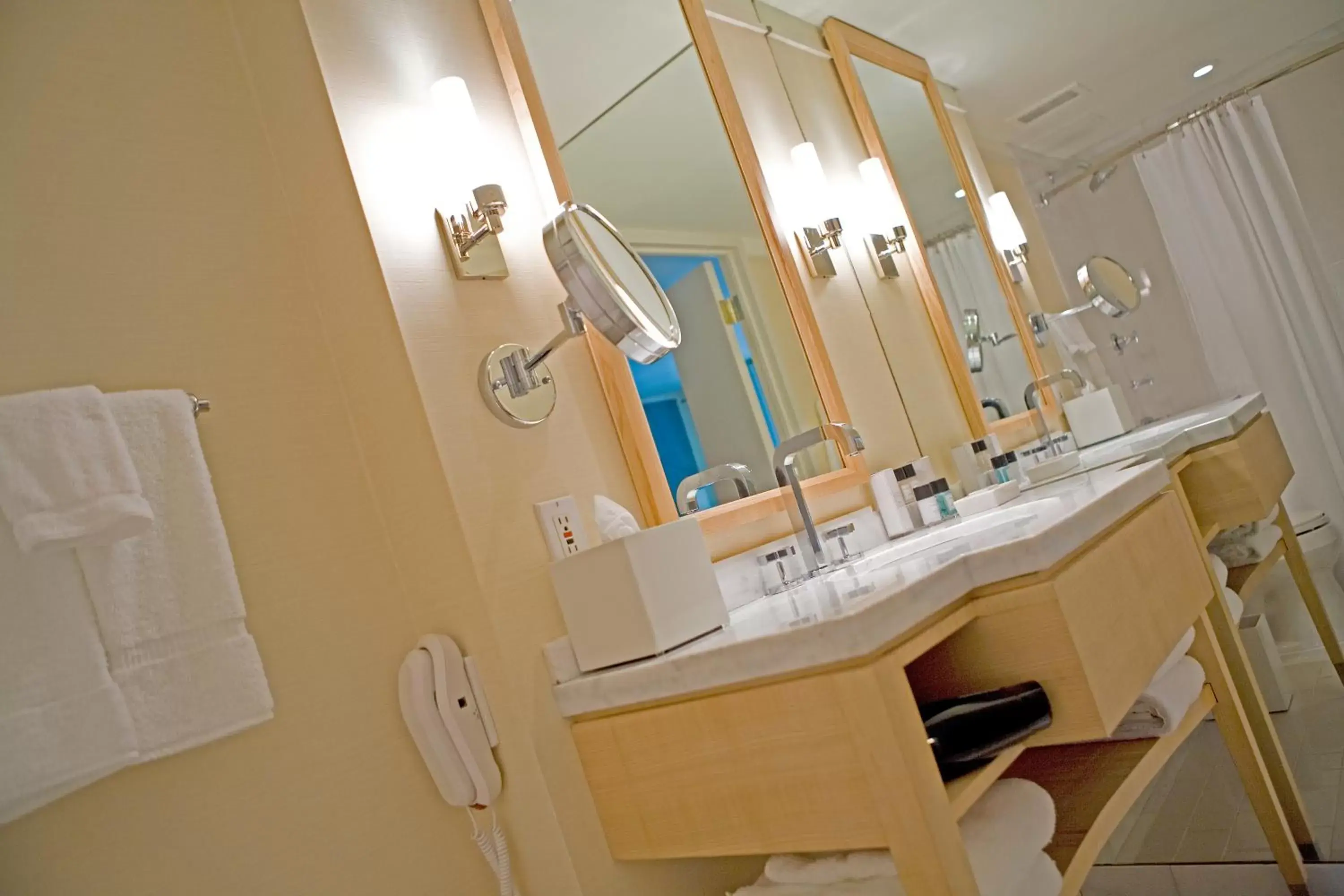 Bathroom in The Colonnade Hotel