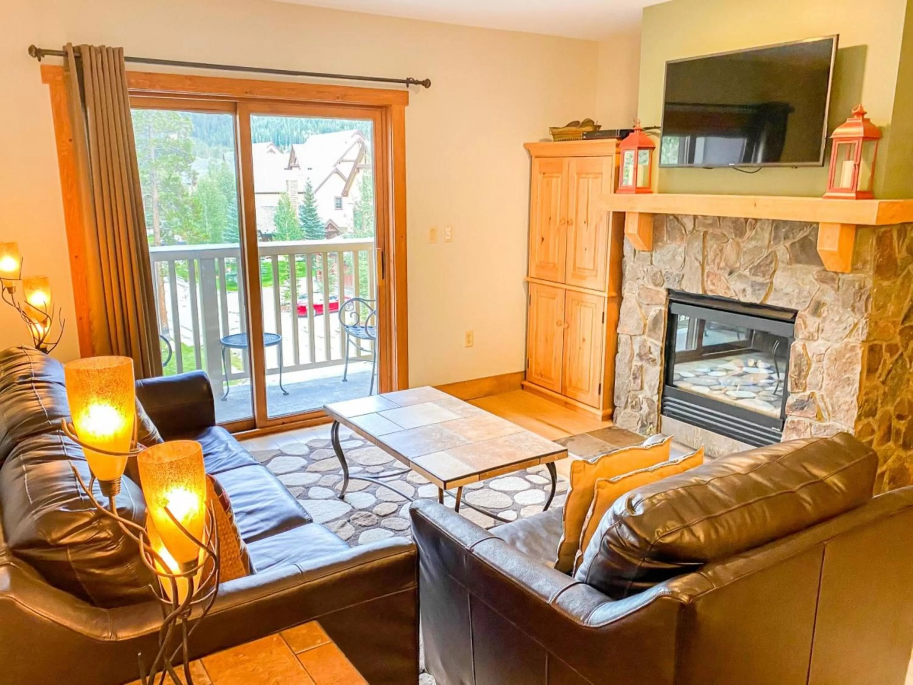 One-Bedroom Apartment in Red Hawk Lodge by Summit County Mountain Retreats