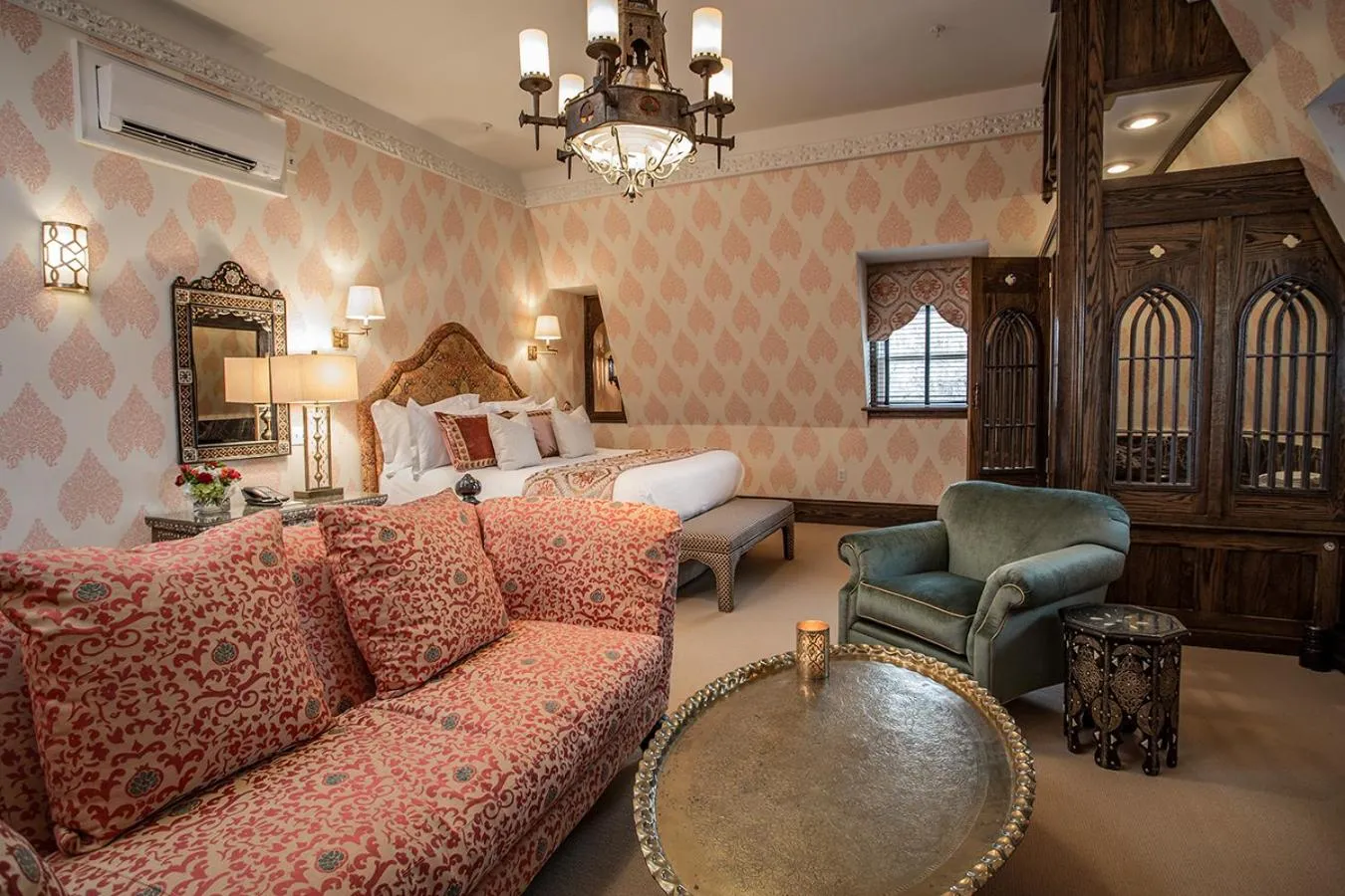 furniture in The Chanler at Cliff Walk