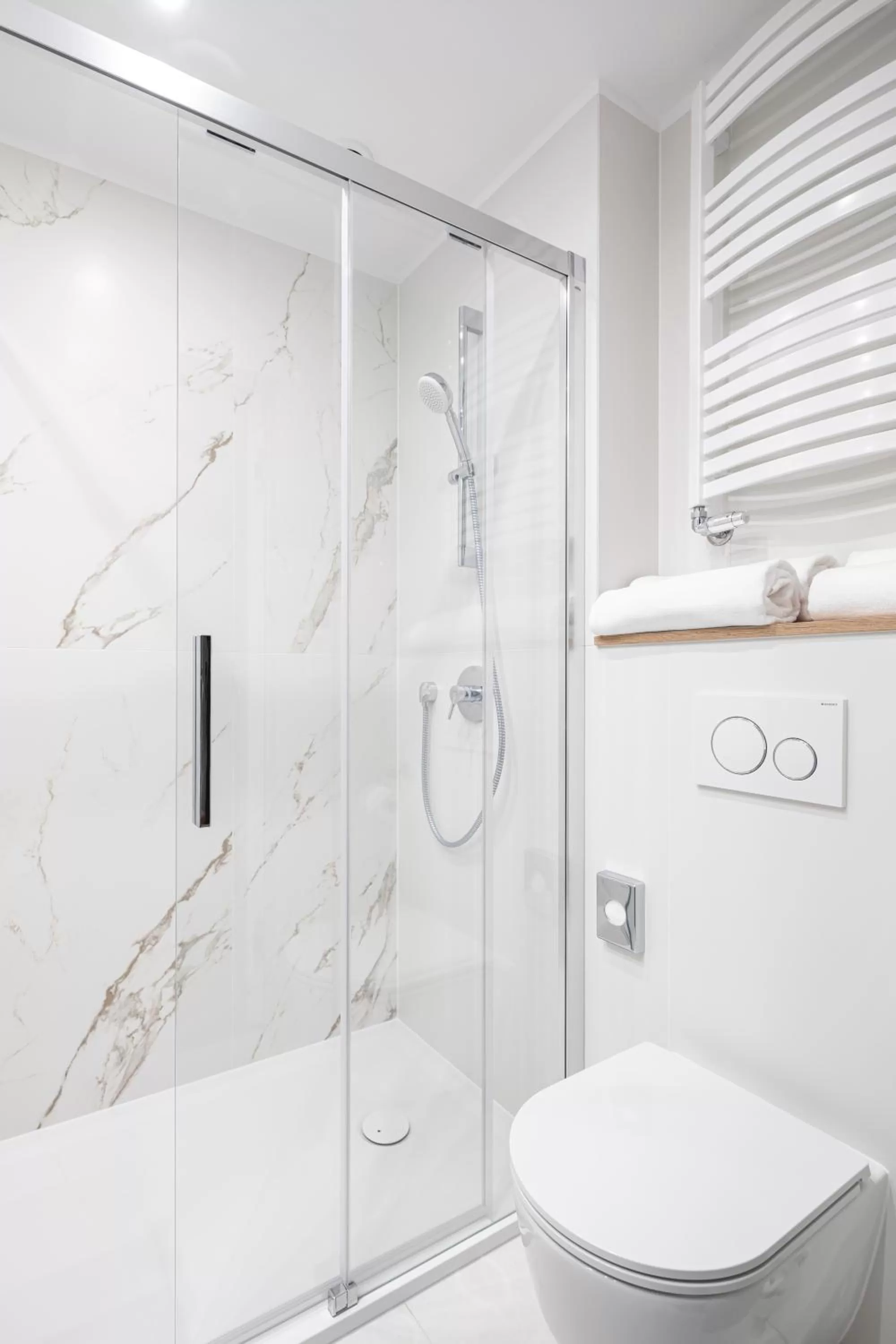 Shower in Maloves Resort & Spa