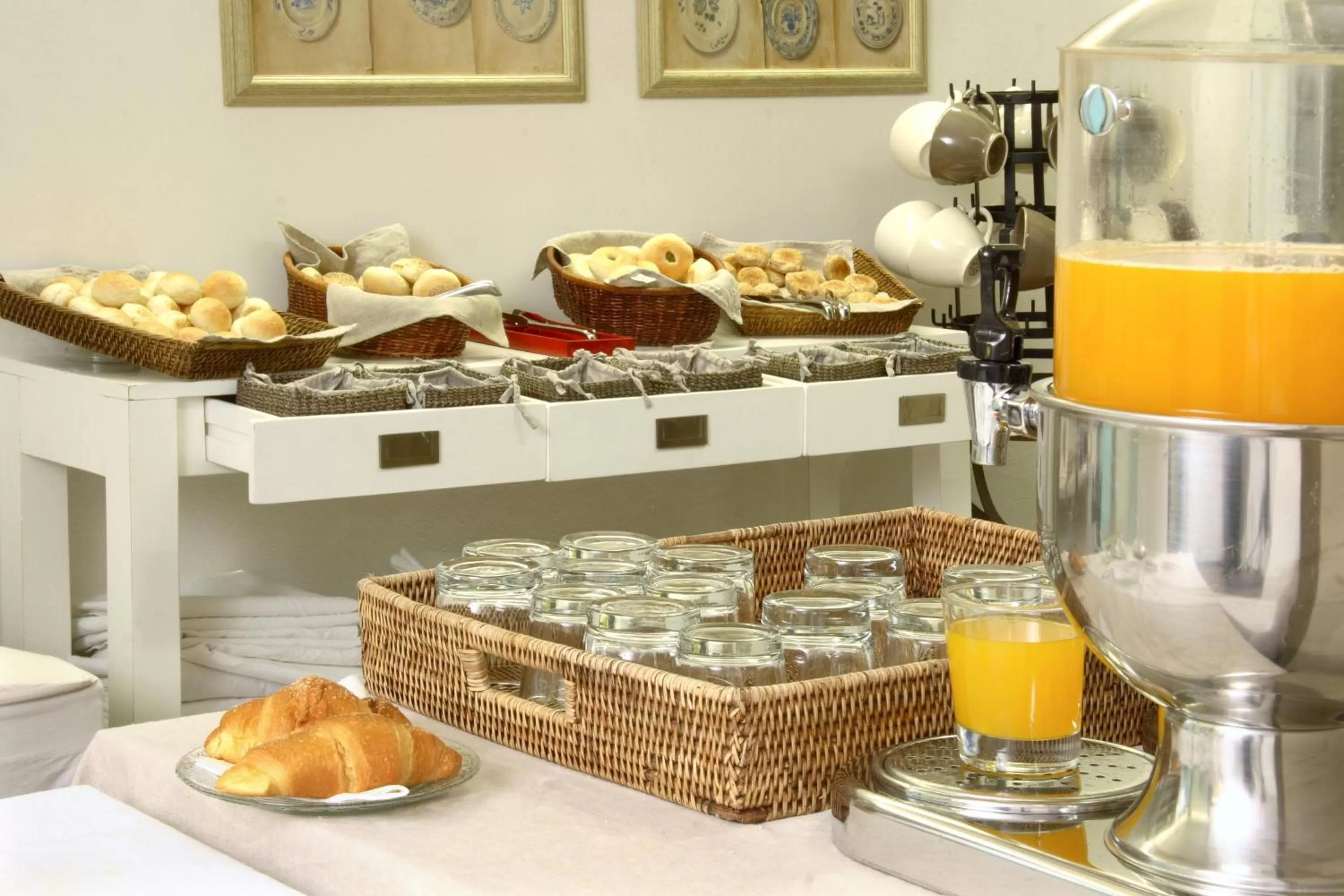 Property building in Hotel Adriano