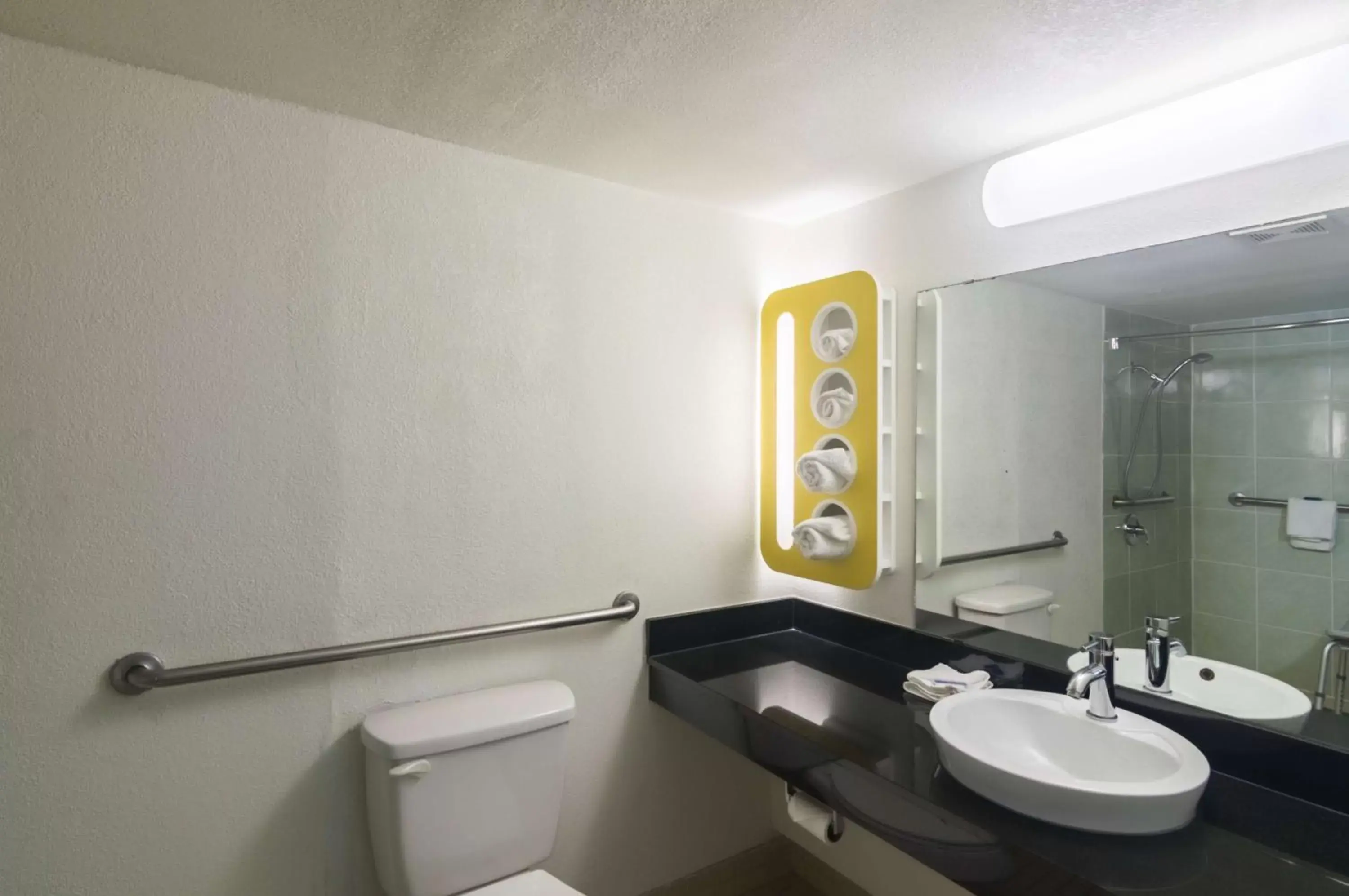 Toilet, Bathroom in Motel 6-Wichita Falls, TX - North