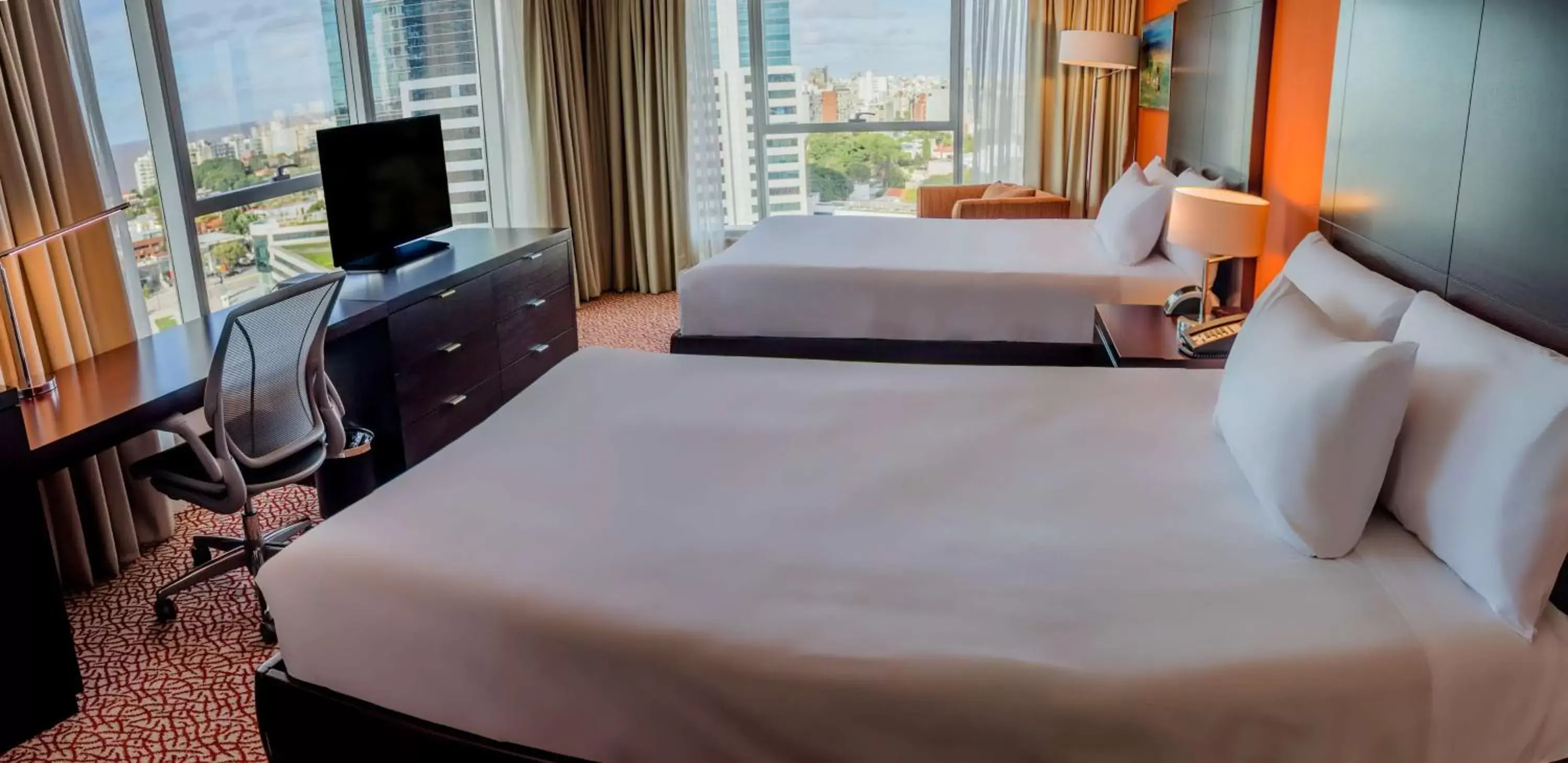 Bedroom, Bed in Hilton Garden Inn Montevideo Bedroom, Bed in Hilton Garden Inn Montevideo